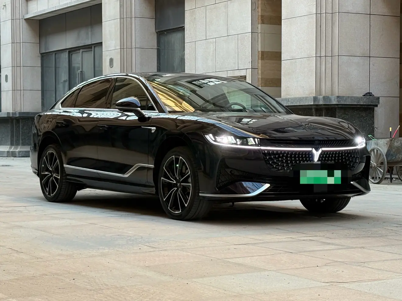 Voyah Passion PHEV  из Китая