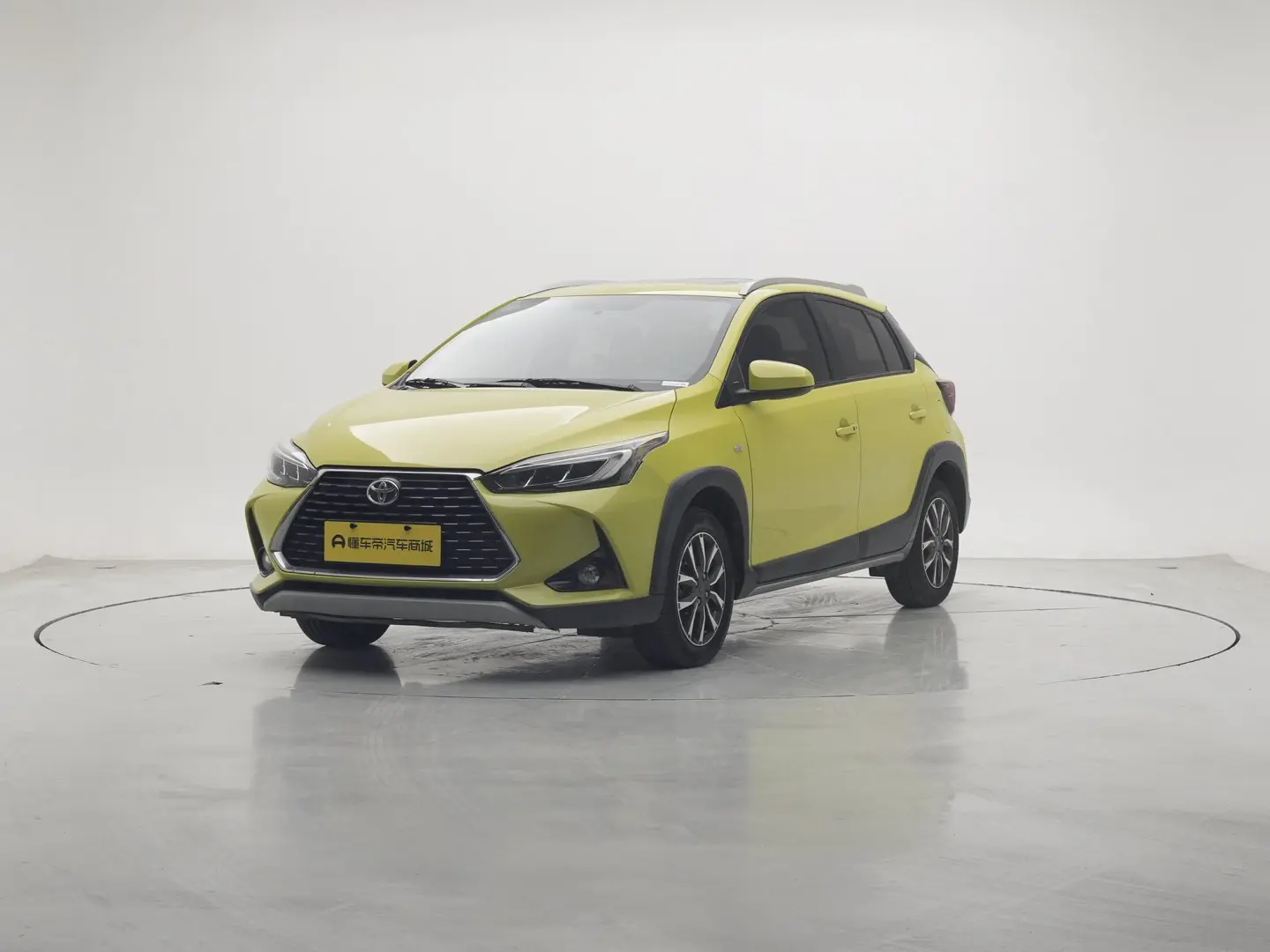 Toyota Yaris L  из Китая