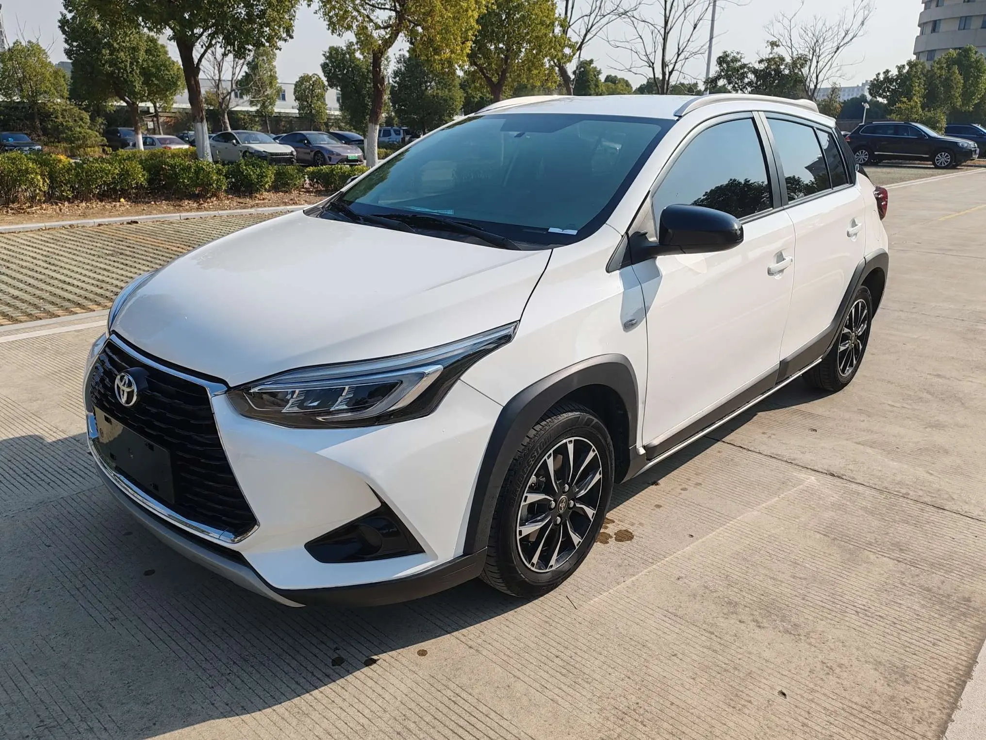 Toyota Yaris L  из Китая