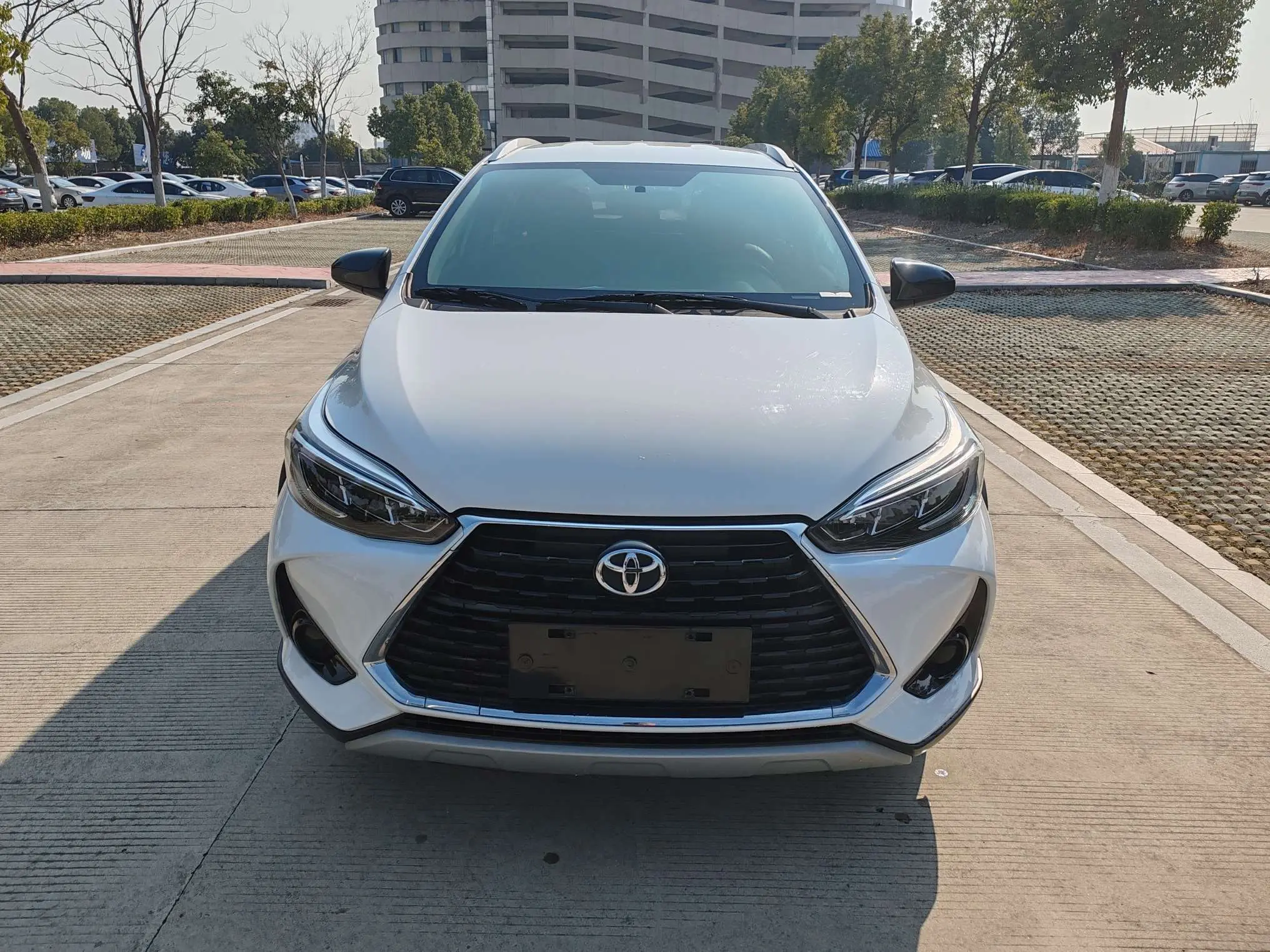 Toyota Yaris L  из Китая