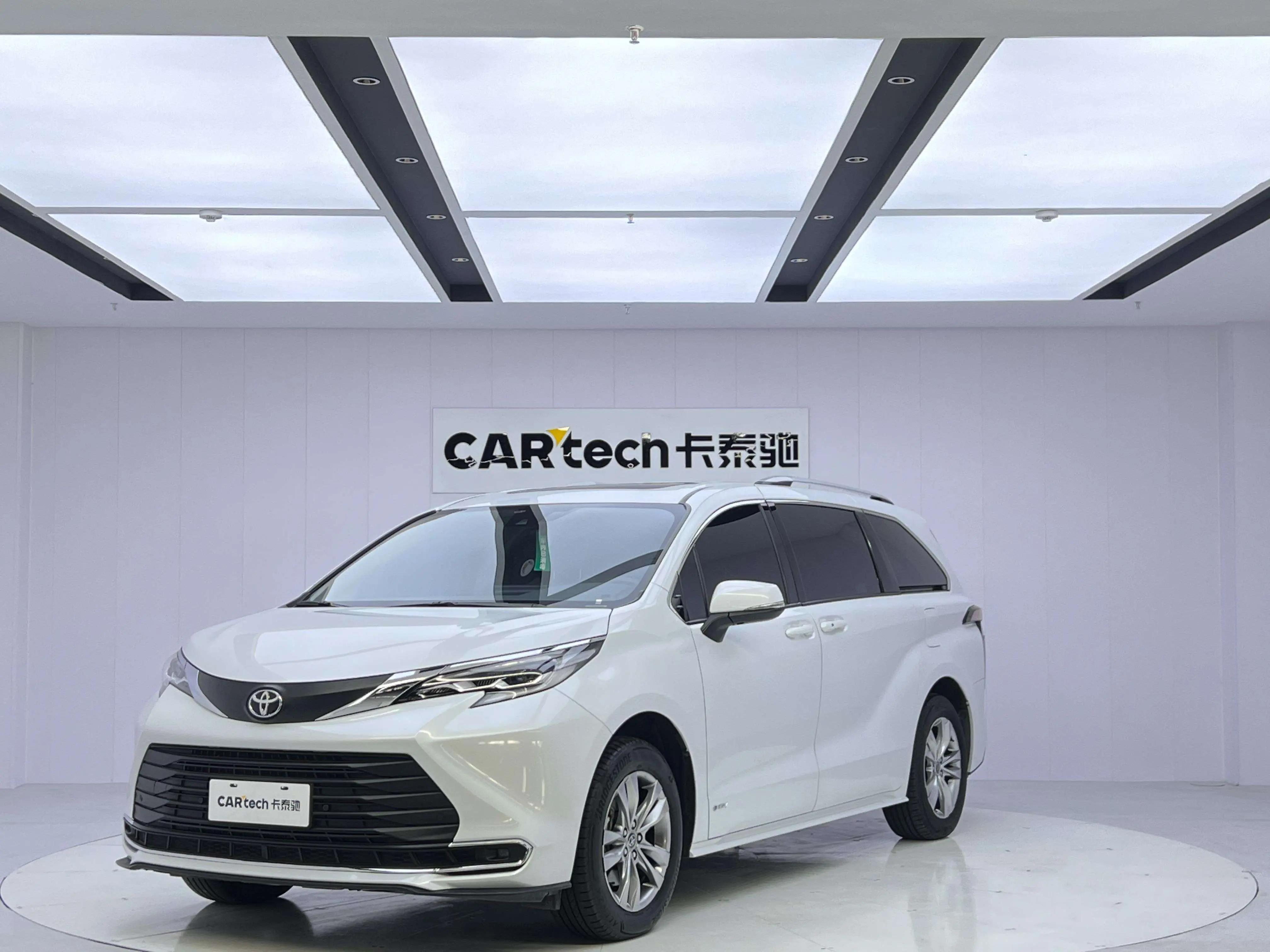 Toyota Sienna  из Китая