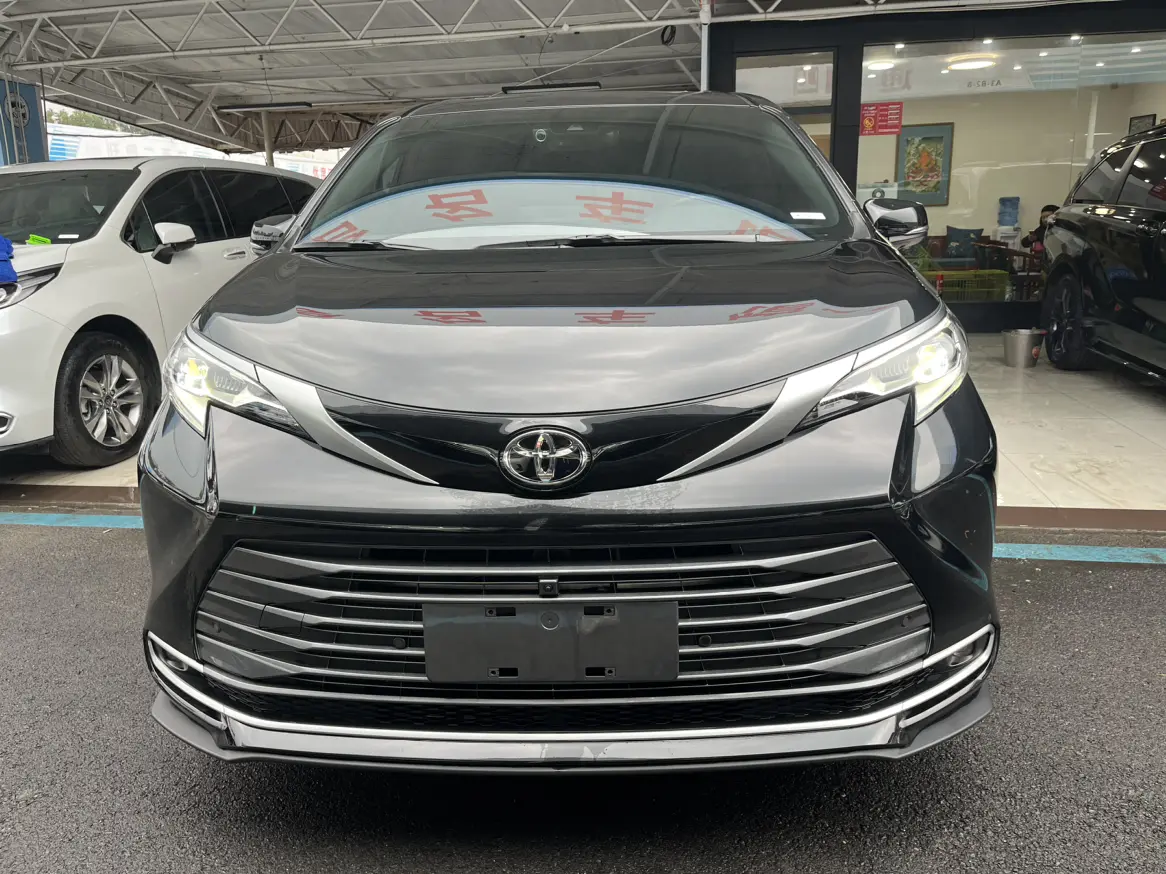 Toyota Sienna  из Китая