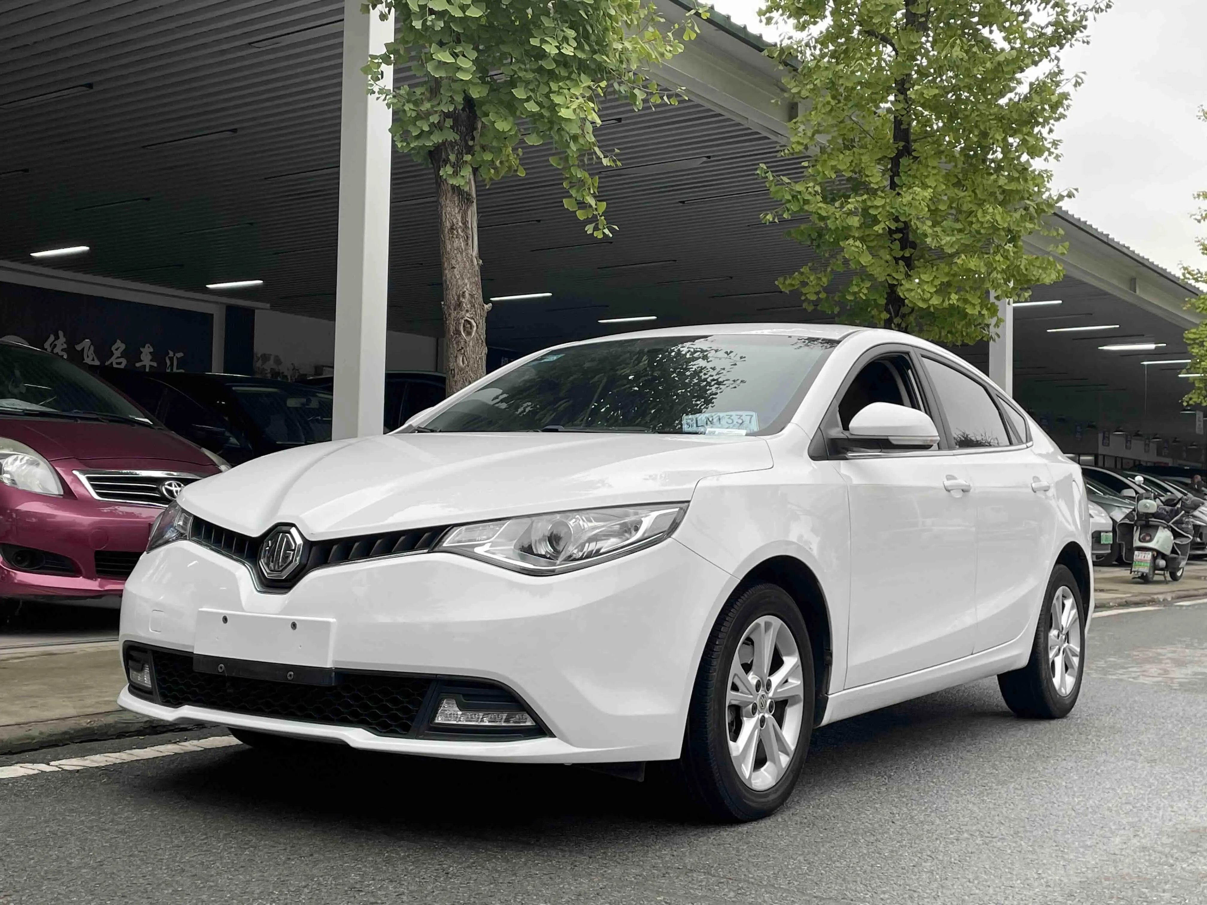 MG Ruixing  из Китая