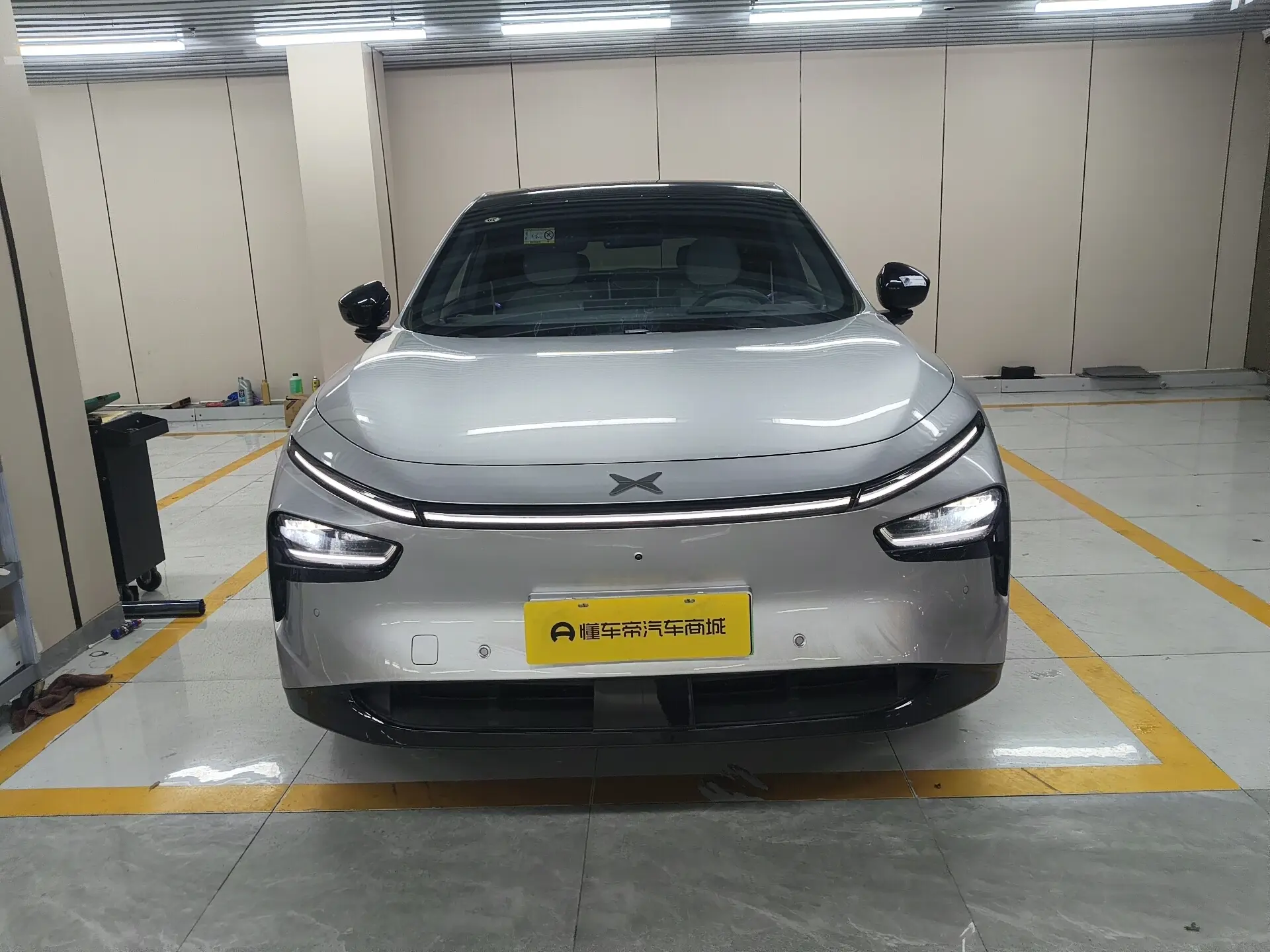 Xpeng G7  из Китая