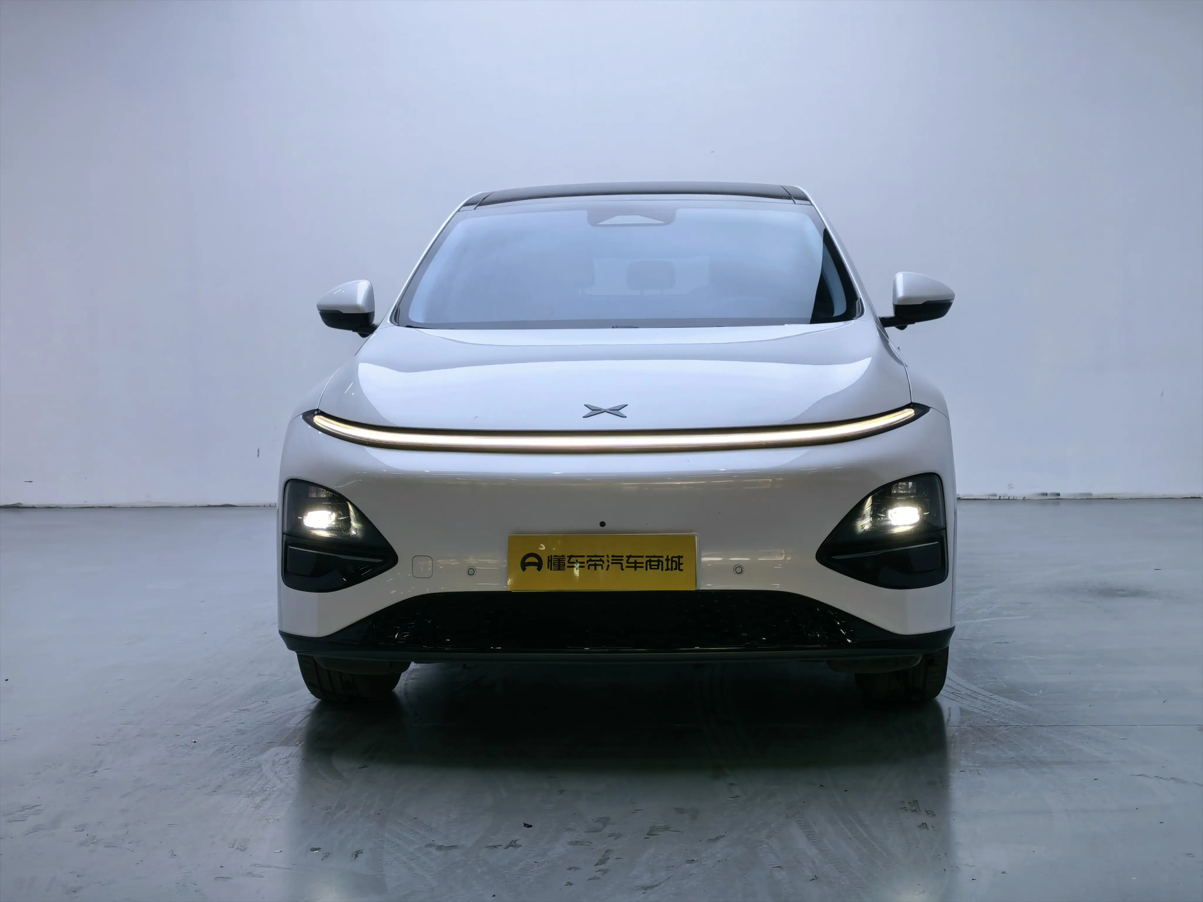 Xpeng G6  из Китая