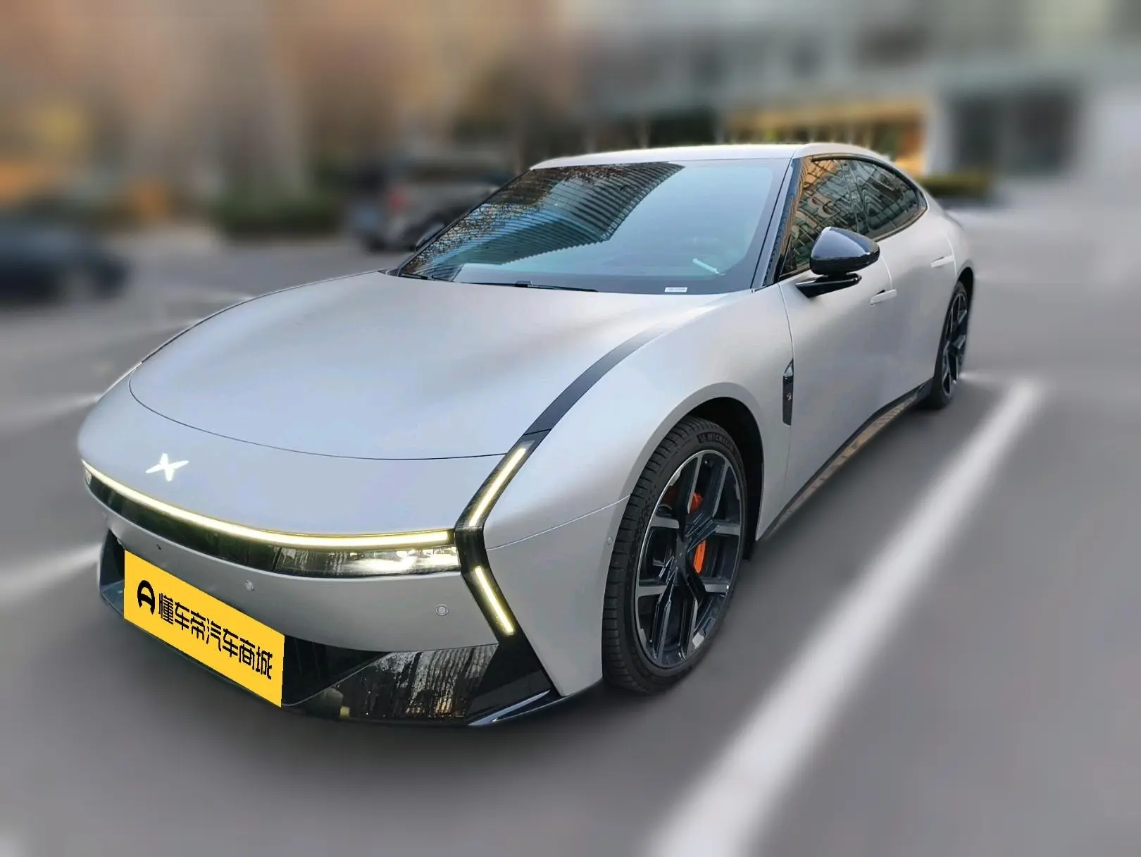 Xpeng P7  из Китая