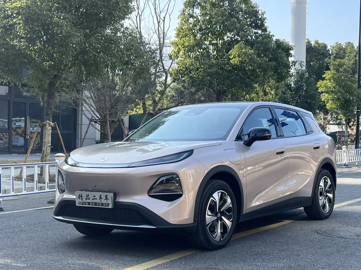 Changan Qiyuan Q05  из Китая