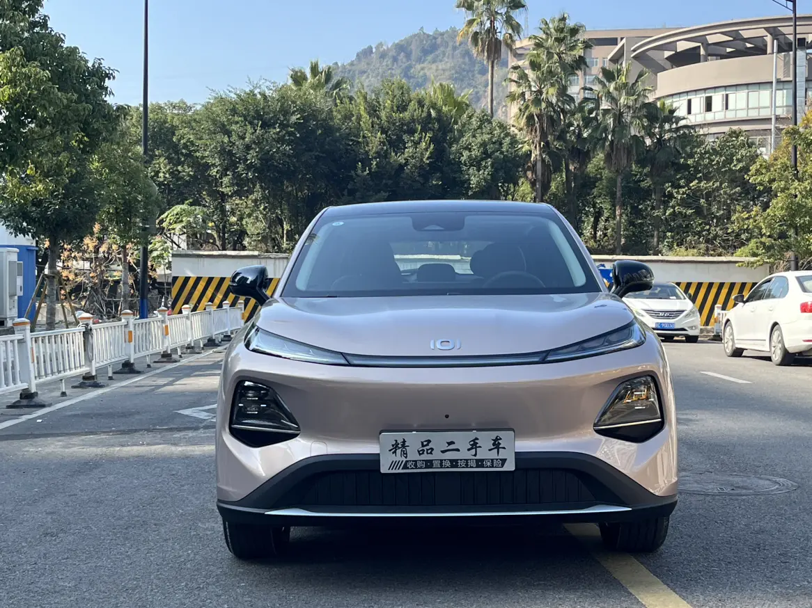 Changan Qiyuan Q05  из Китая