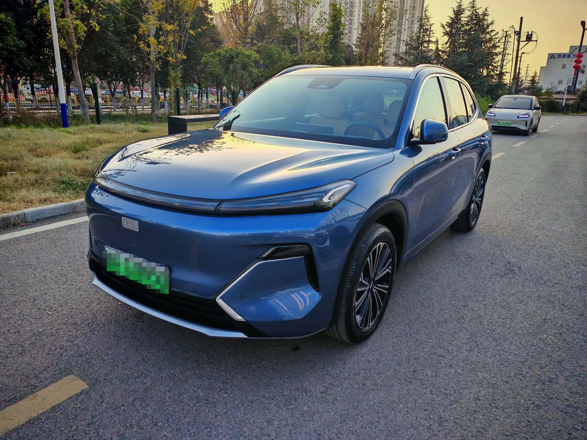 Geely Galaxy Starship 7 EM-i  из Китая