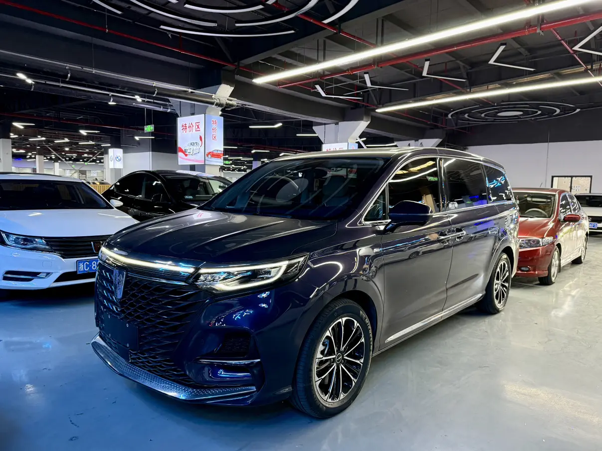 Roewe iMAX8  из Китая
