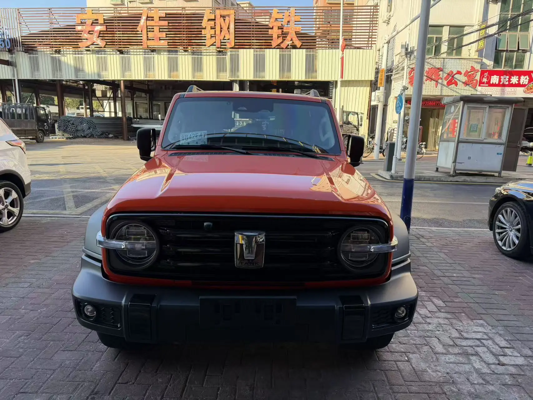 Tank 300  из Китая