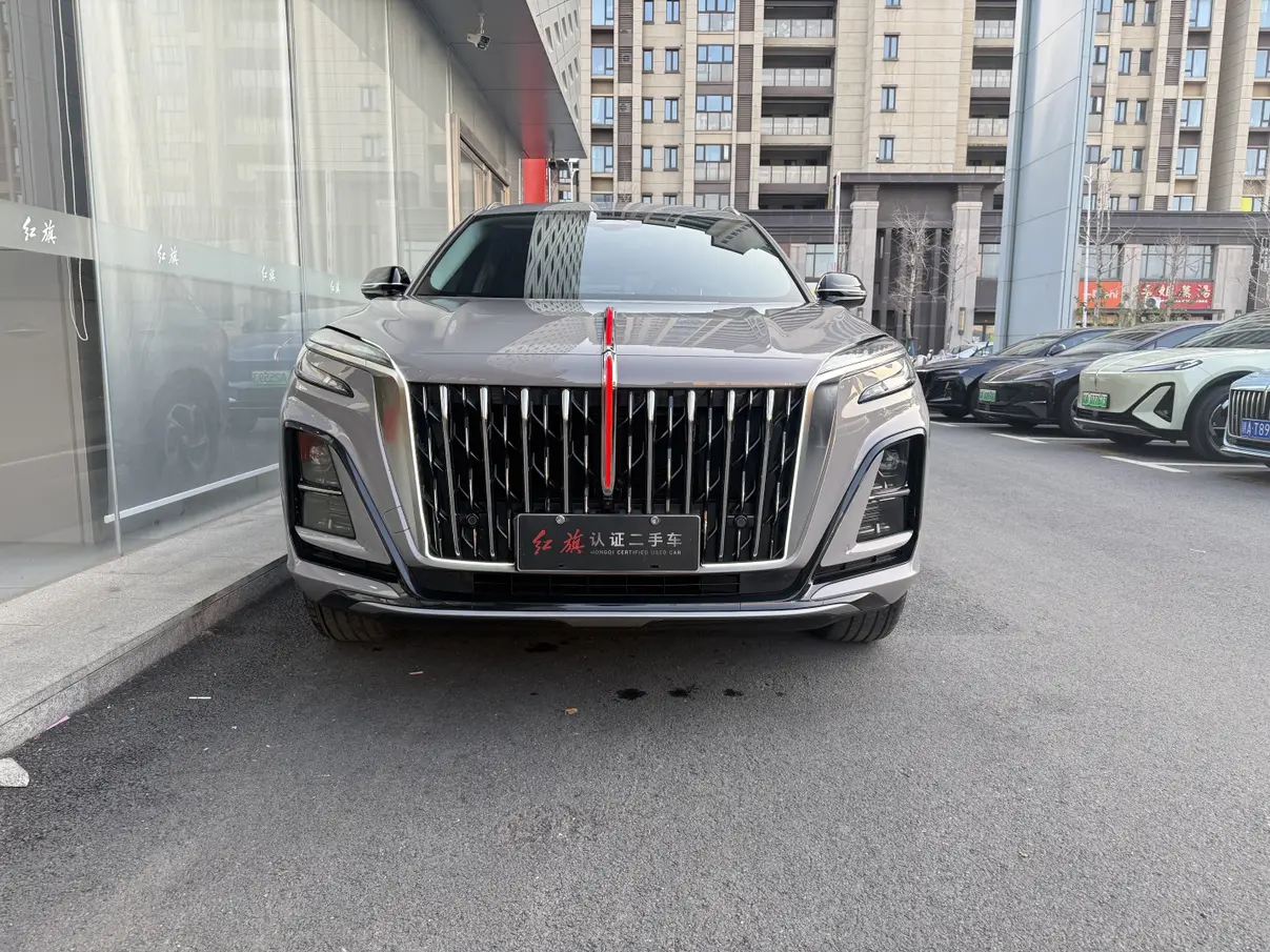 Hongqi HS3  из Китая