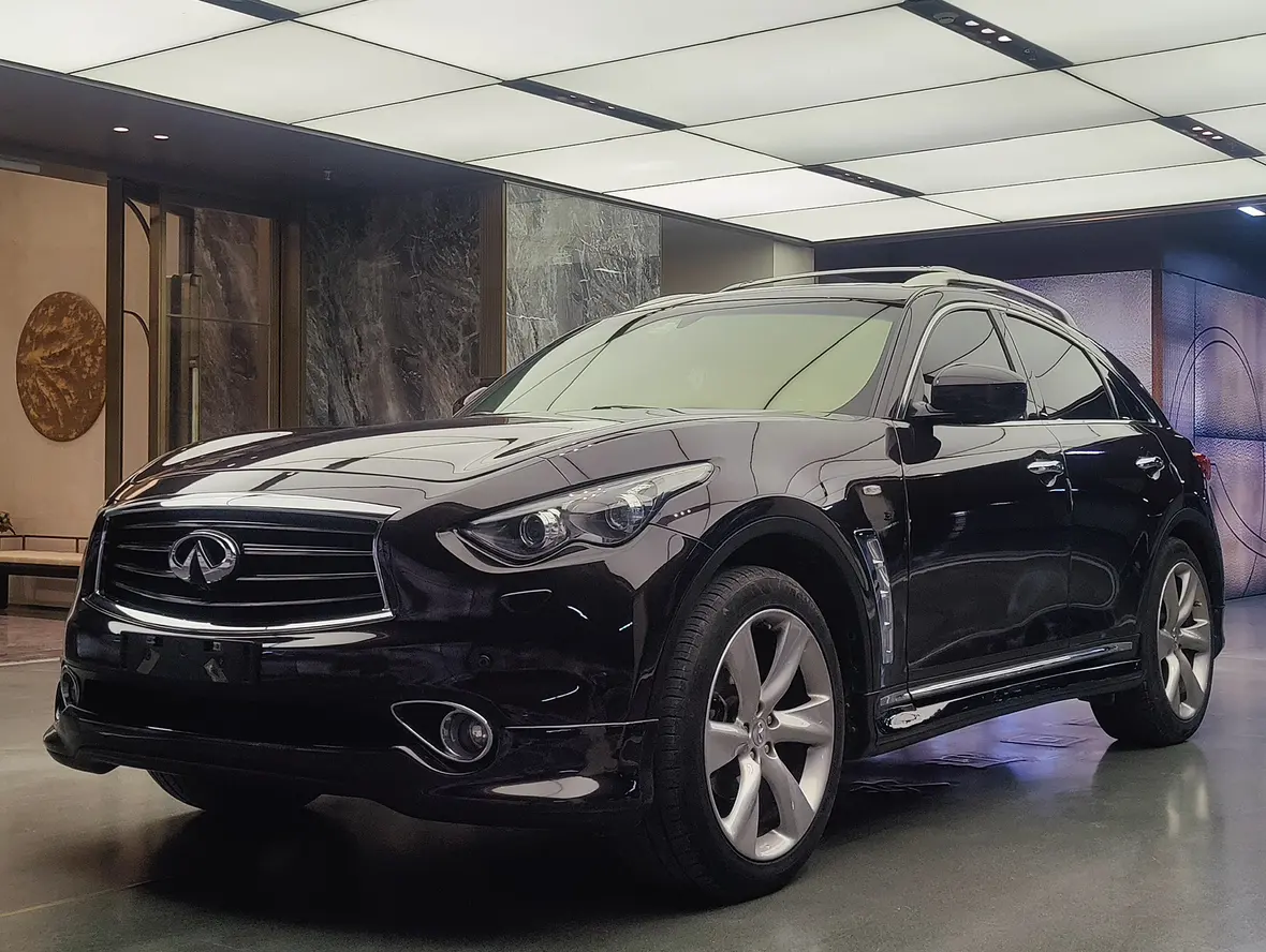 Infiniti QX70  из Китая