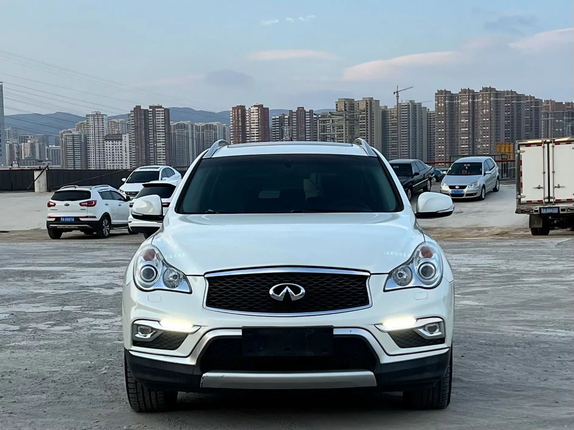 Infiniti QX50  из Китая