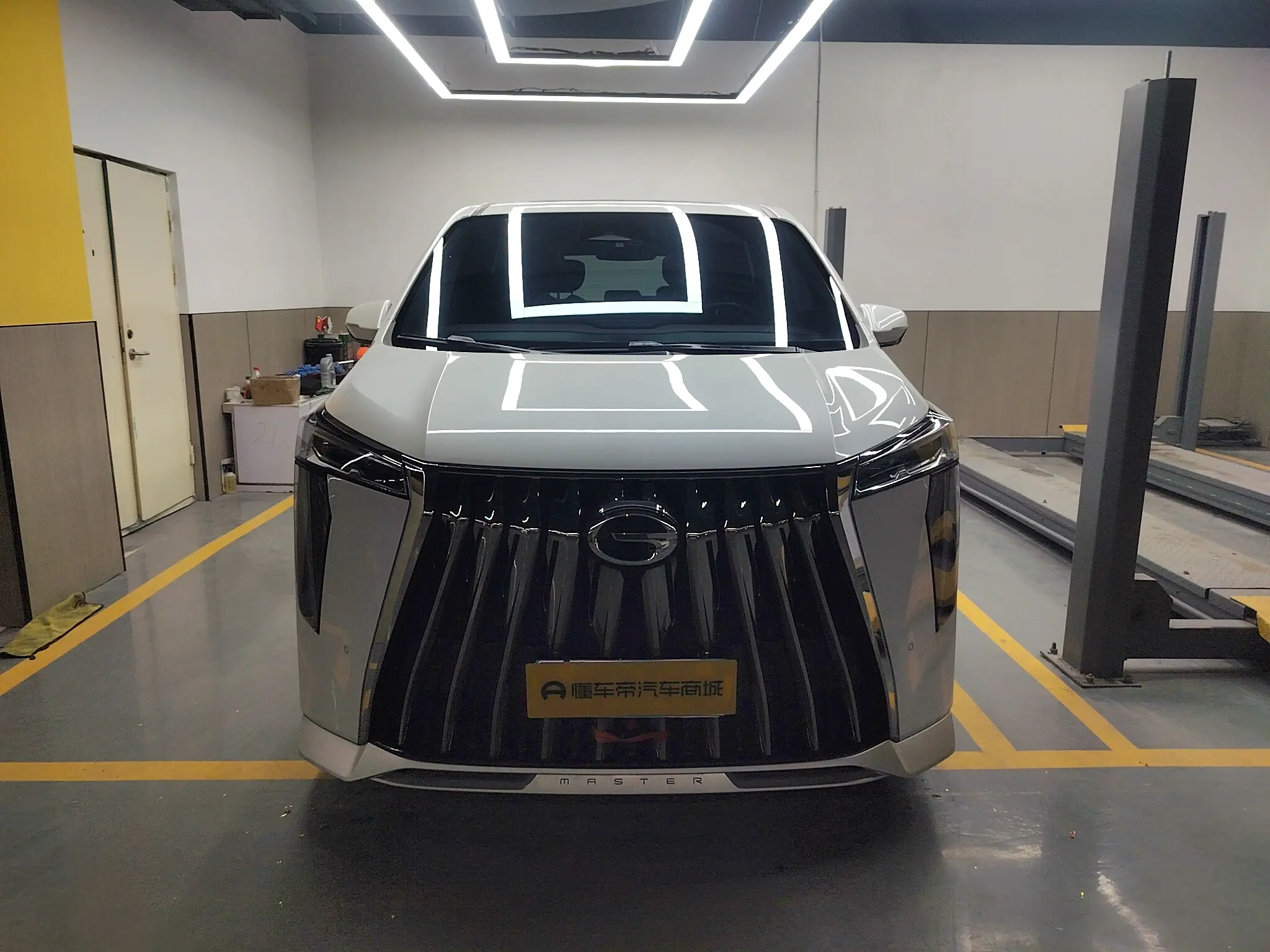 GAC Trumpchi M8  из Китая