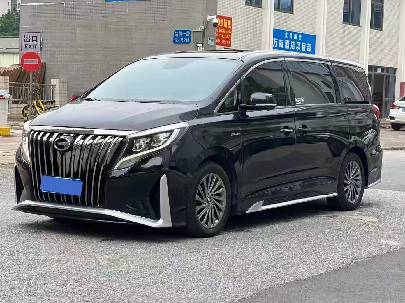 GAC Trumpchi M8  из Китая