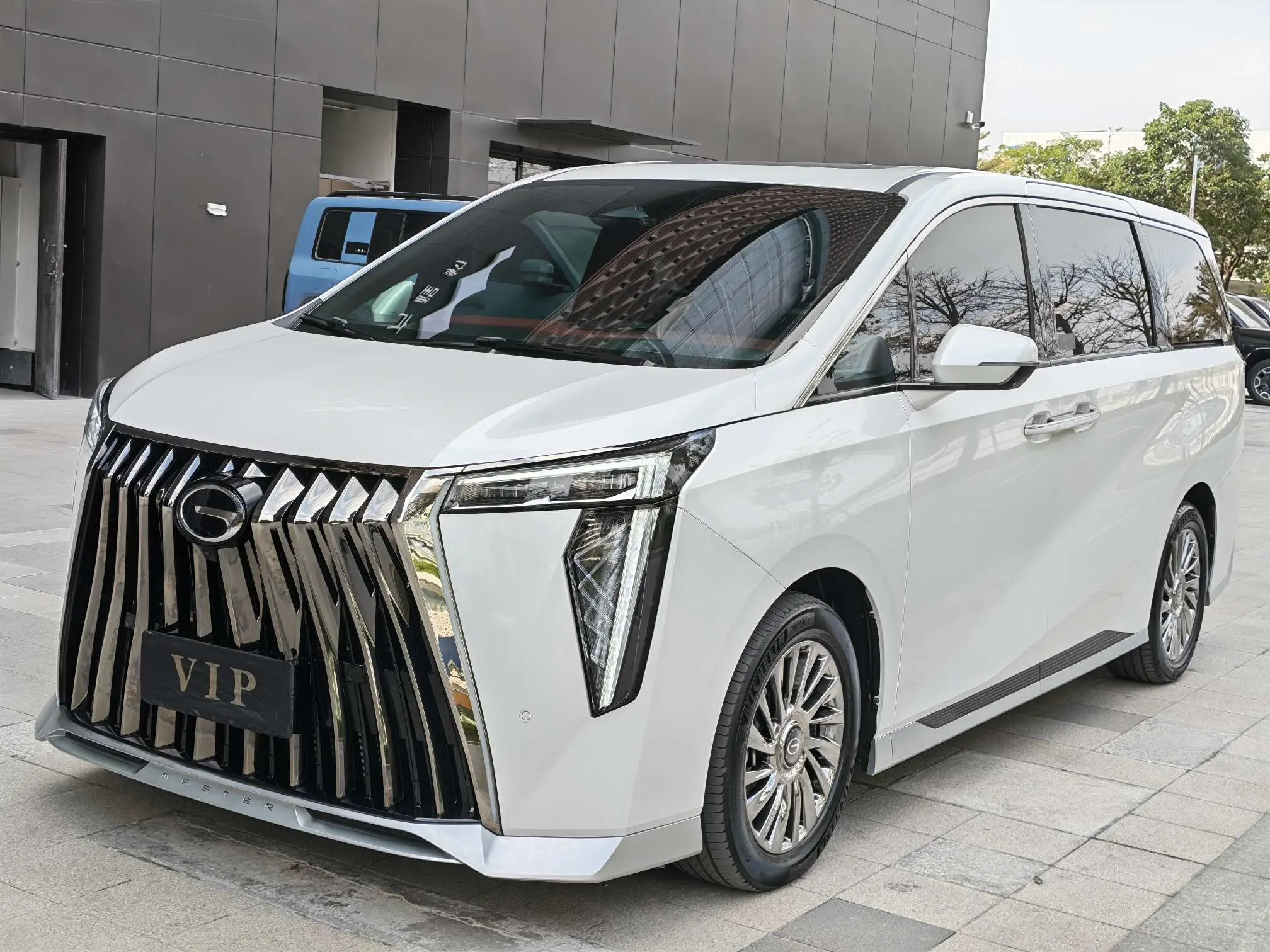 GAC Trumpchi M8  из Китая