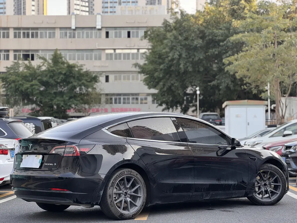 Tesla Model 3  из Китая