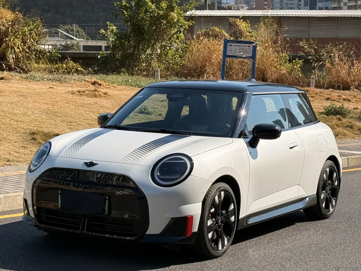 MINI Electric  JCW  из Китая