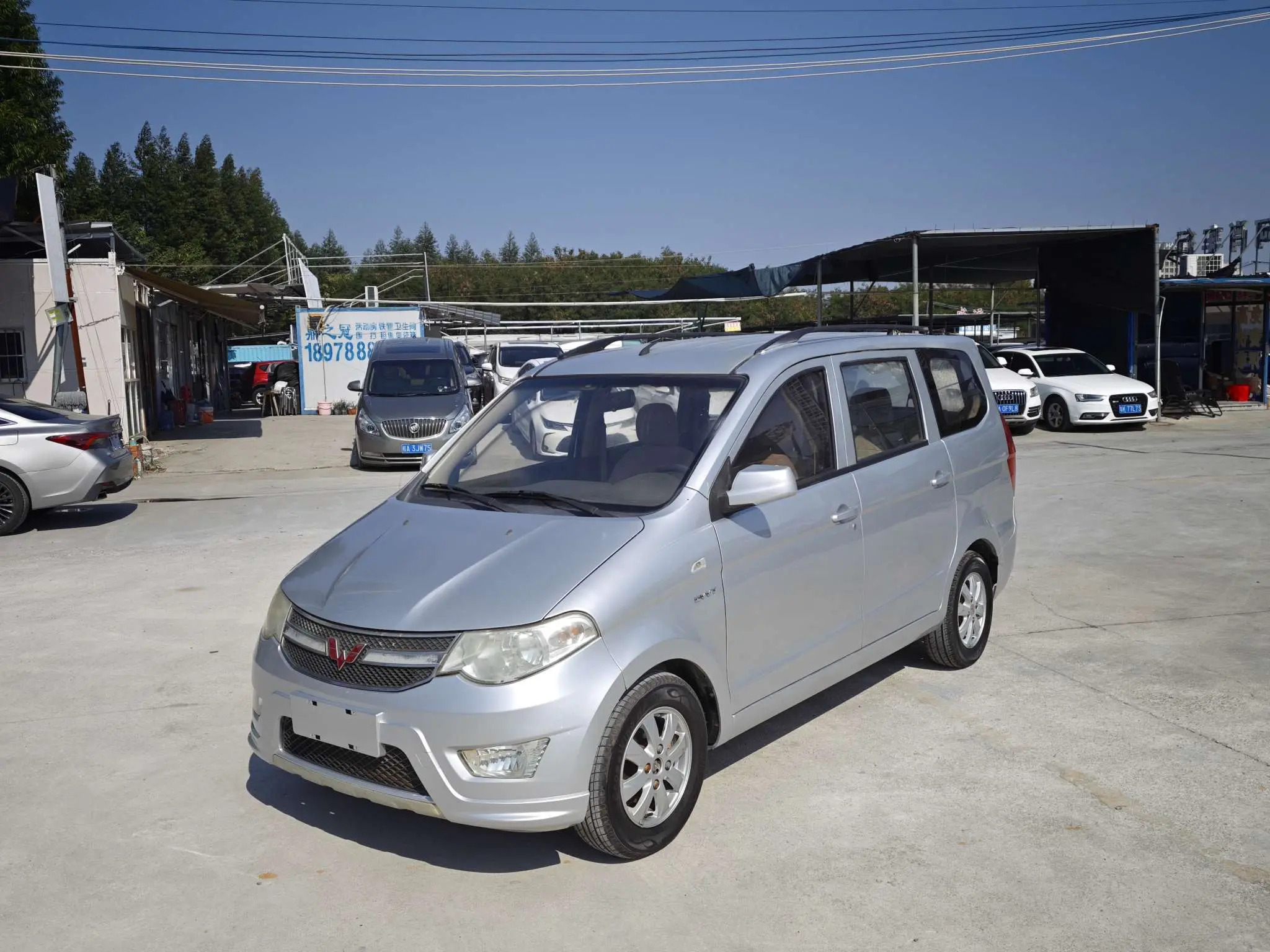 Wuling Hongguang  из Китая