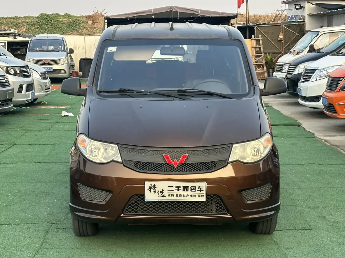 Wuling Hongguang  из Китая