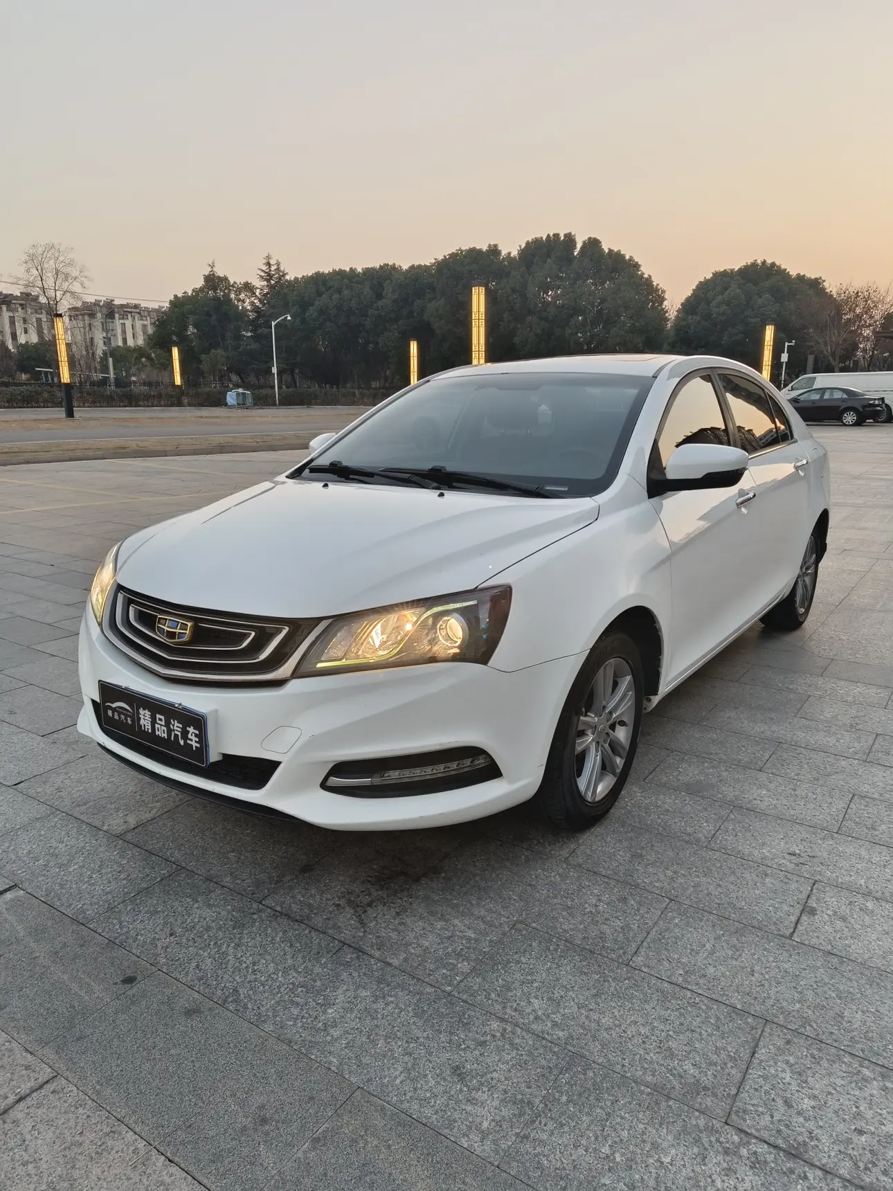 Geely Emgrand  из Китая