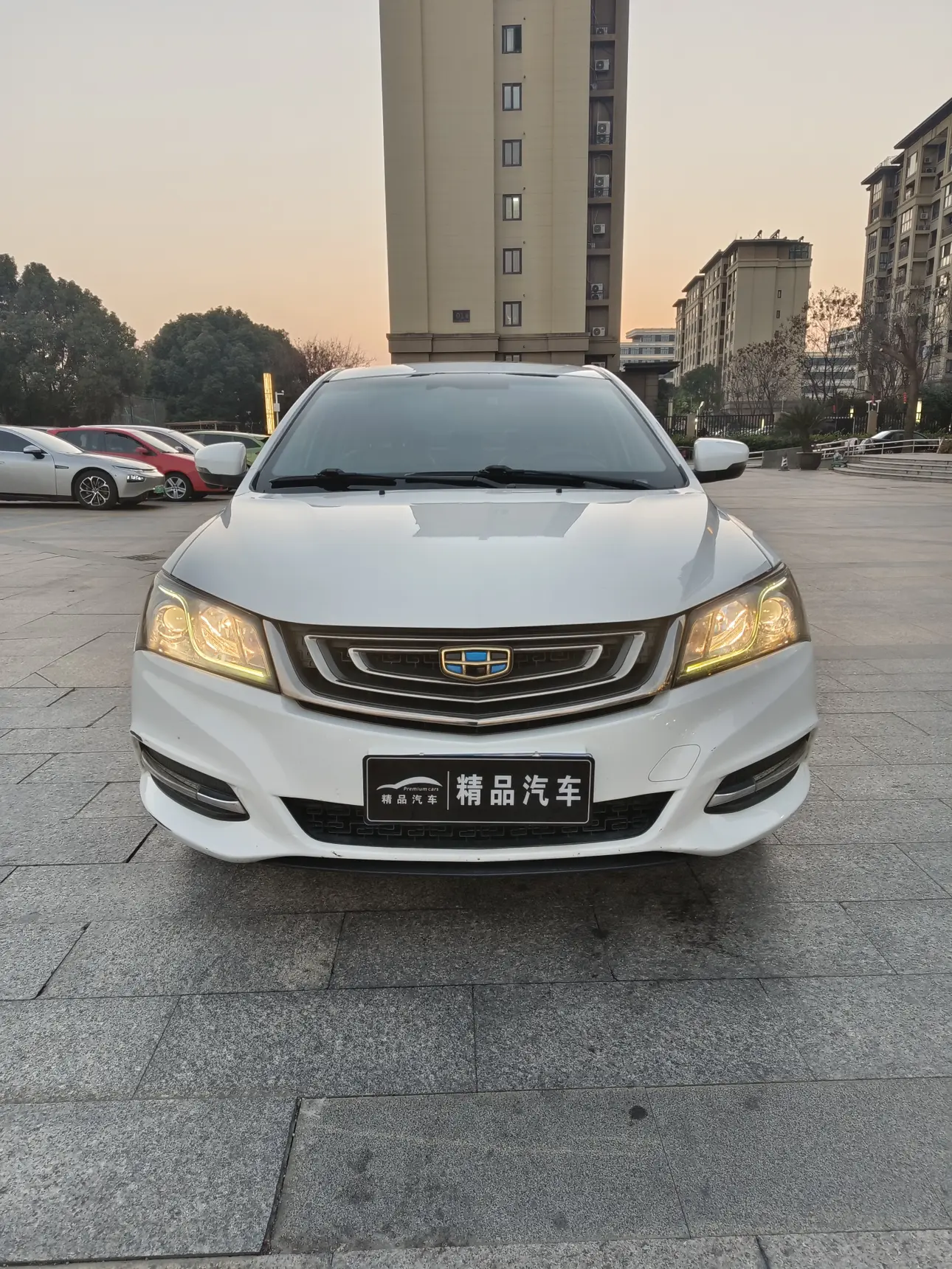 Geely Emgrand  из Китая