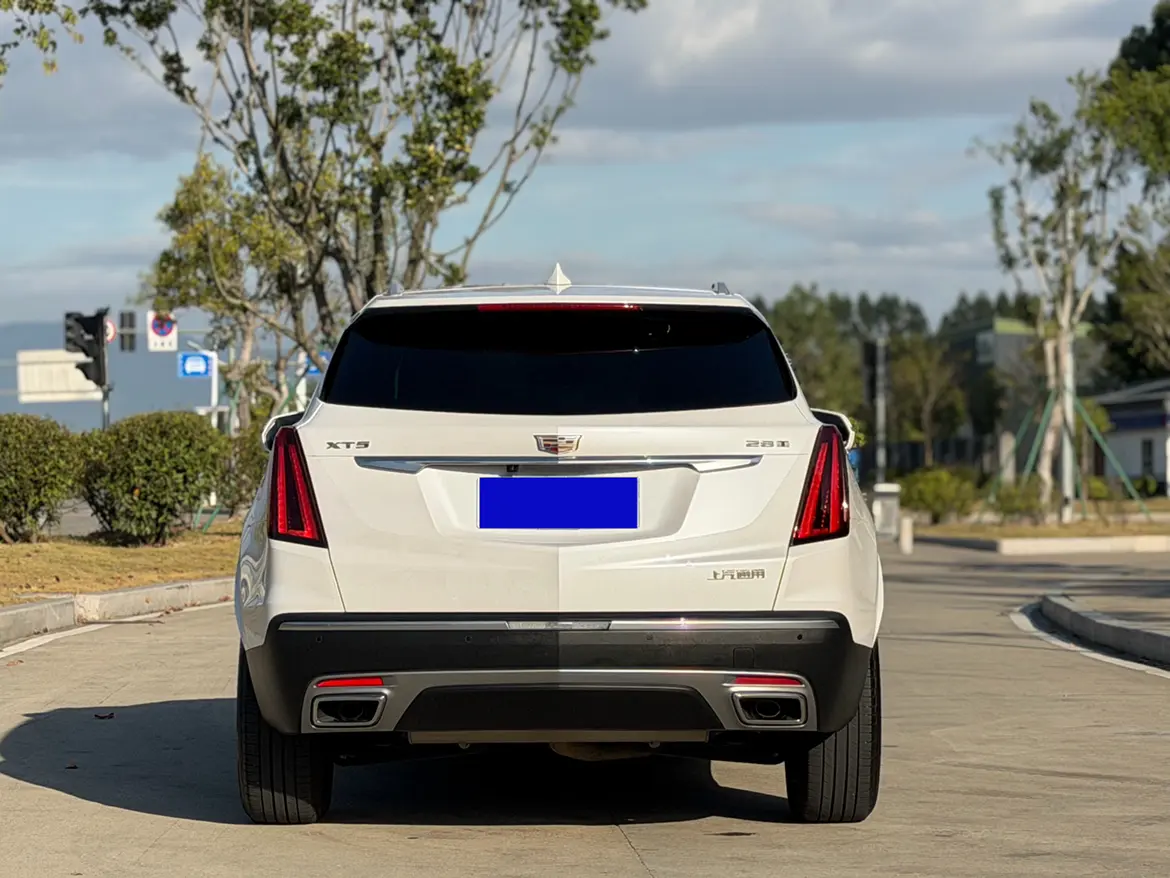 Cadillac XT5  из Китая