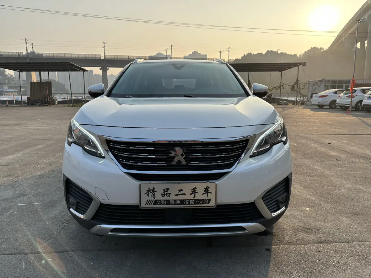 Peugeot 5008  из Китая