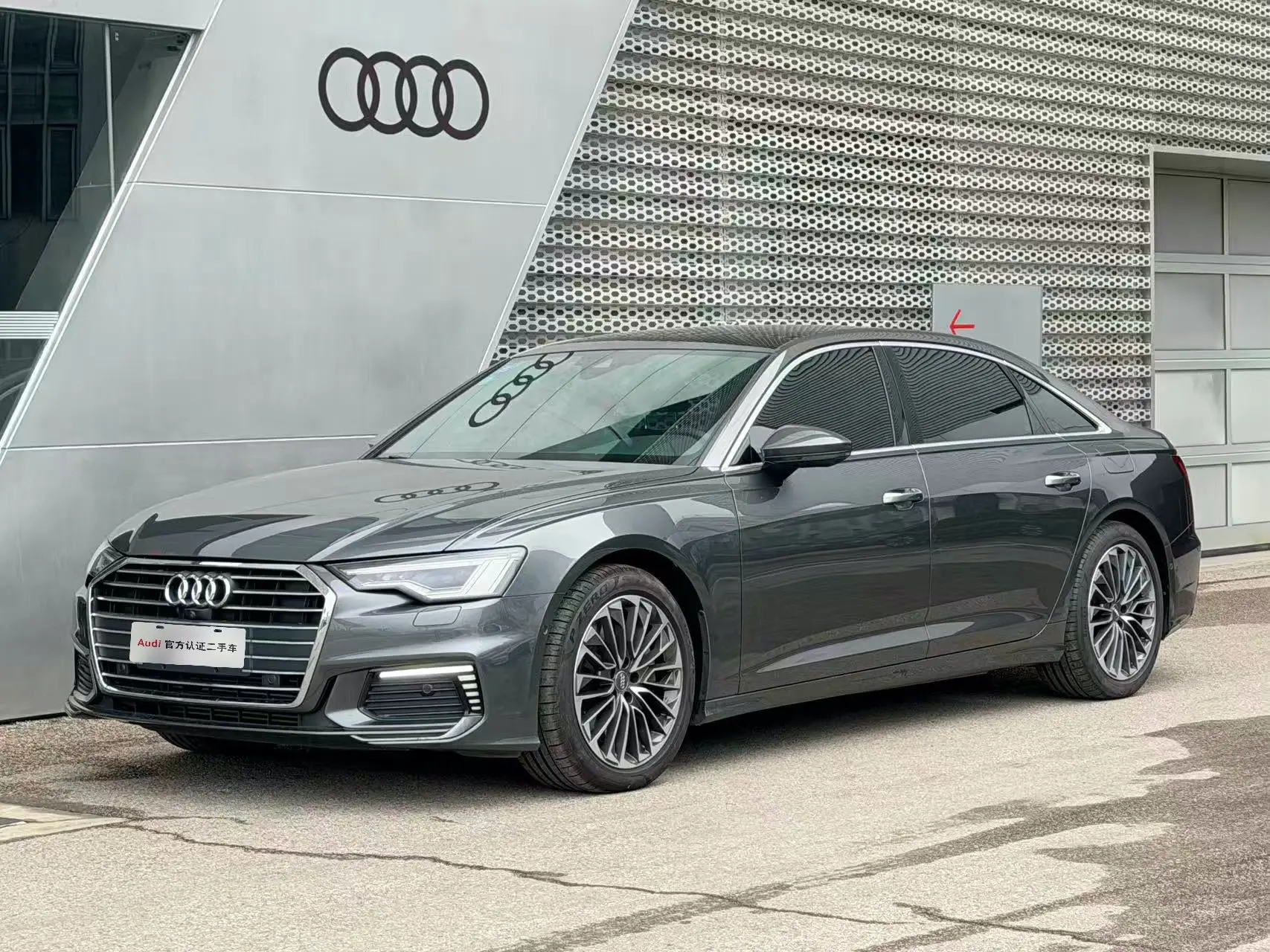 Audi A6L PHEV  из Китая