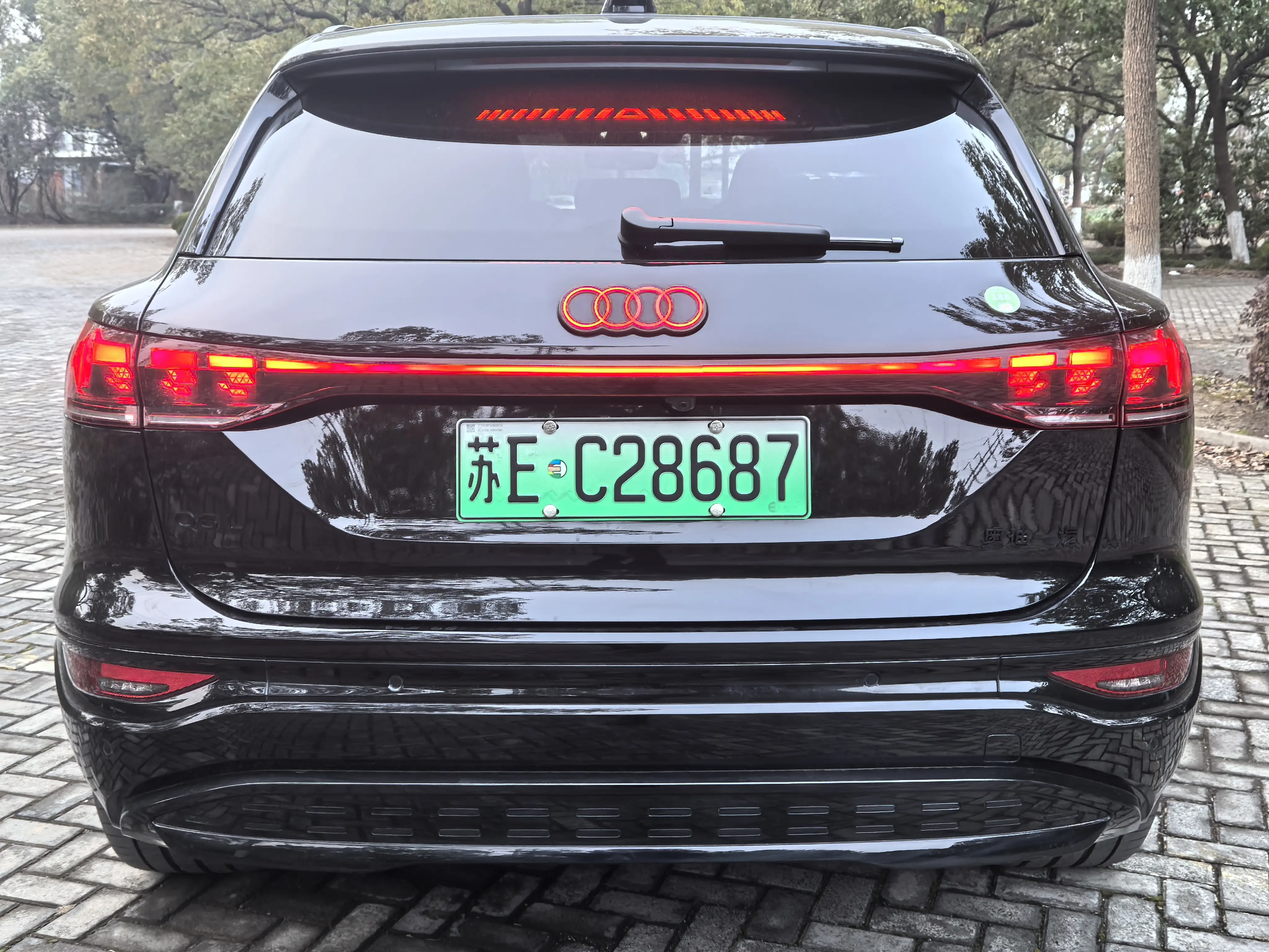 Audi Q6L e-tron  из Китая