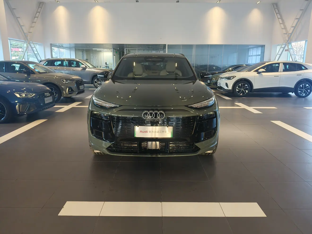 Audi Q6L e-tron  из Китая