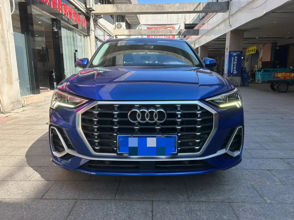 Audi Q3  из Китая