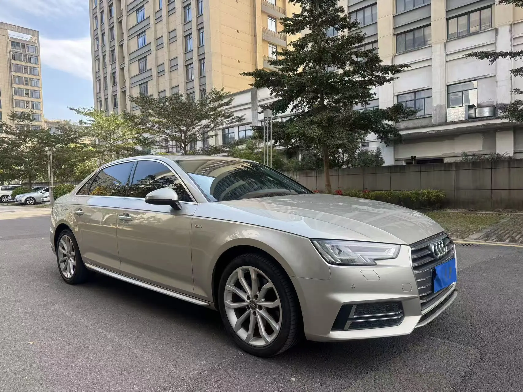 Audi A4L  из Китая