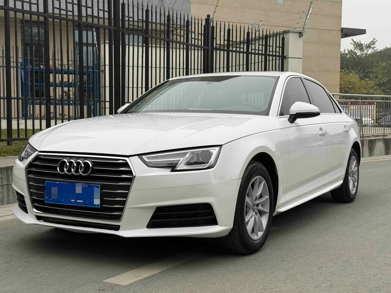 Audi A4L  из Китая
