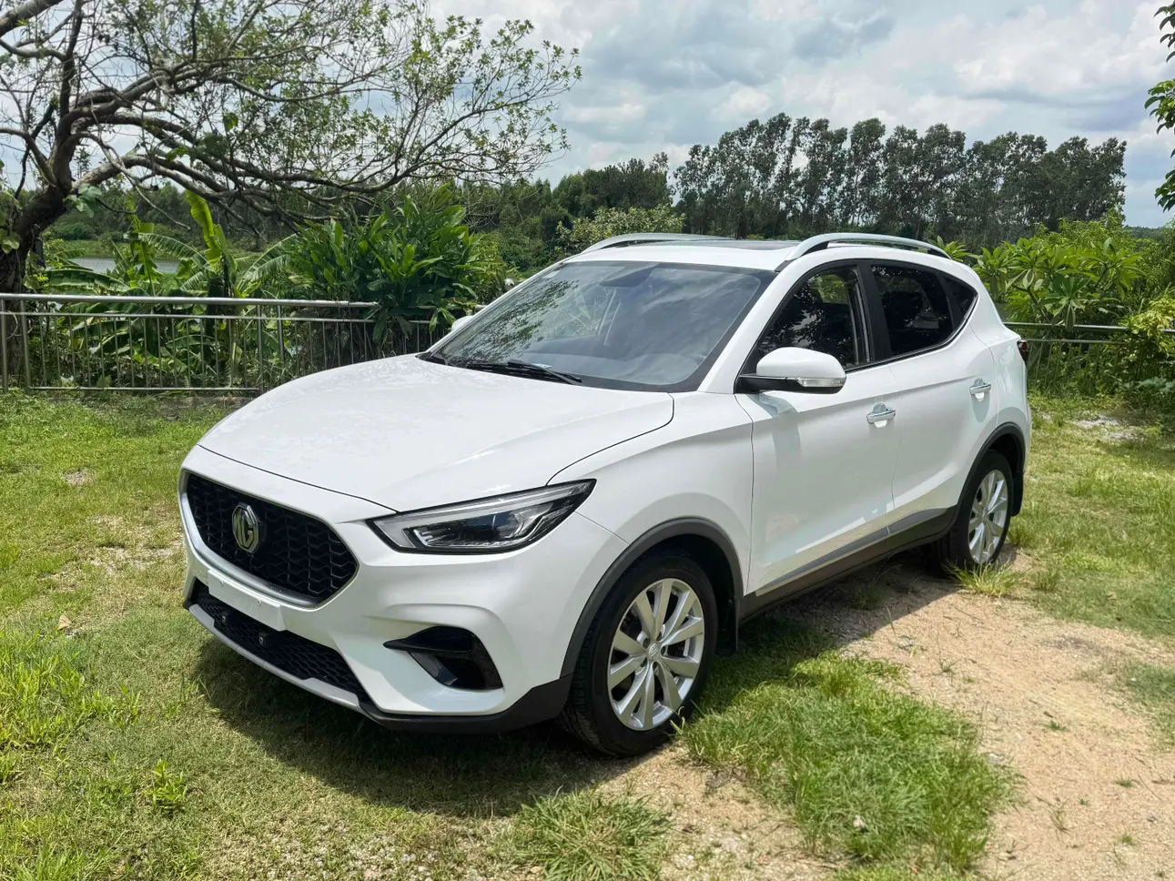 MG ZS  из Китая