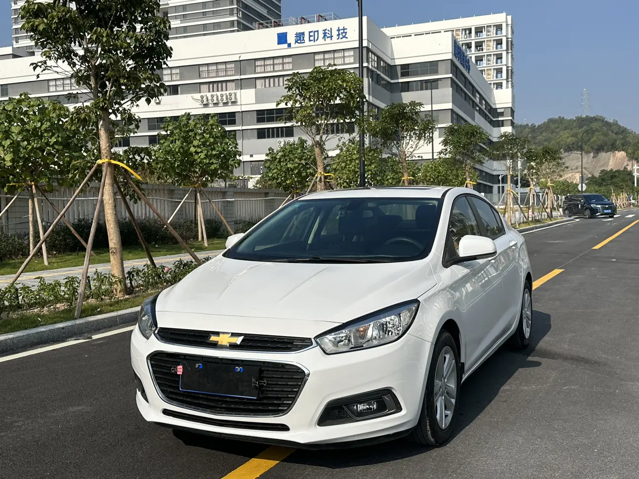 Chevrolet Monza (Cruze)  из Китая