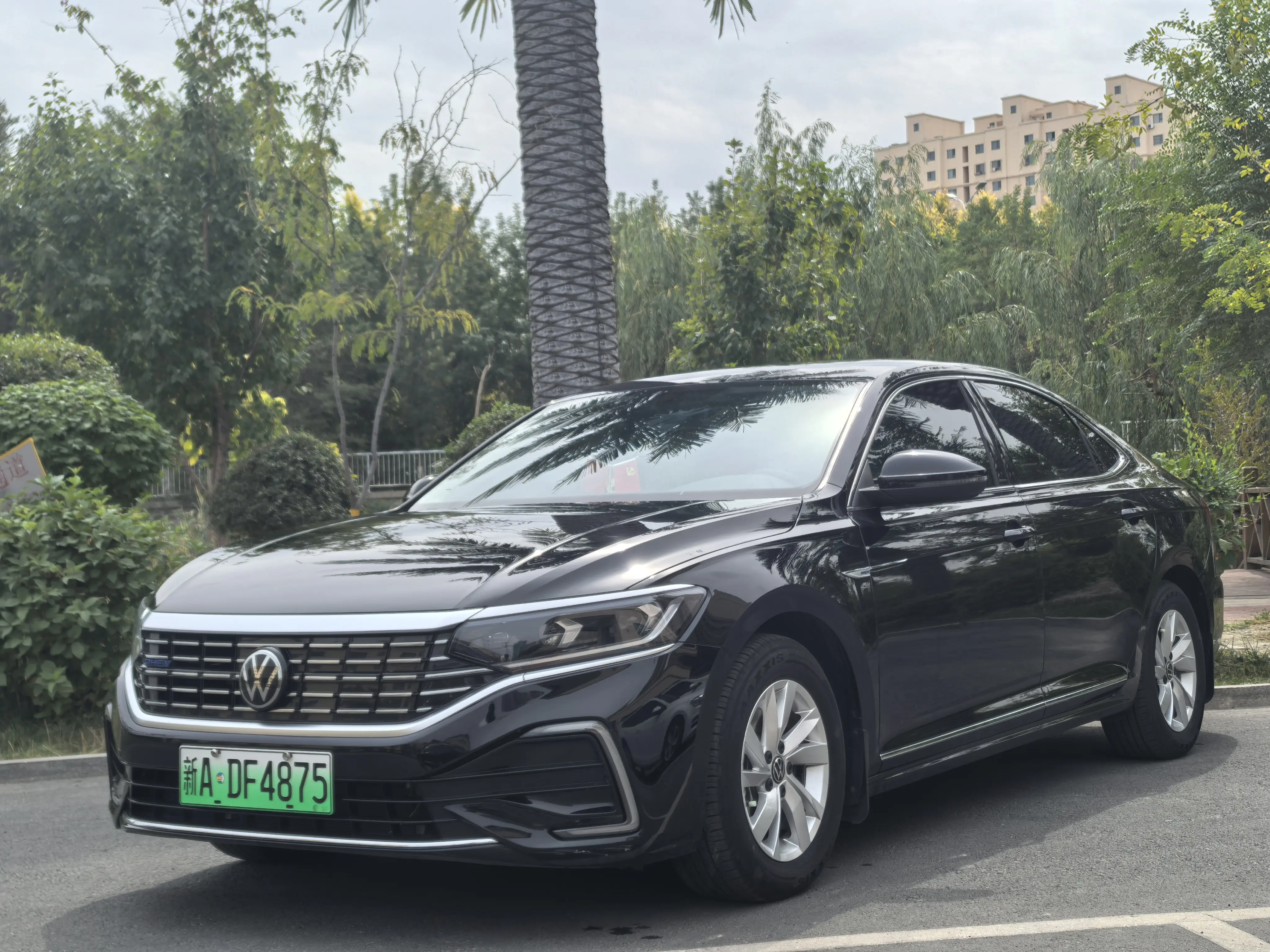 Volkswagen Passat PHEV  из Китая