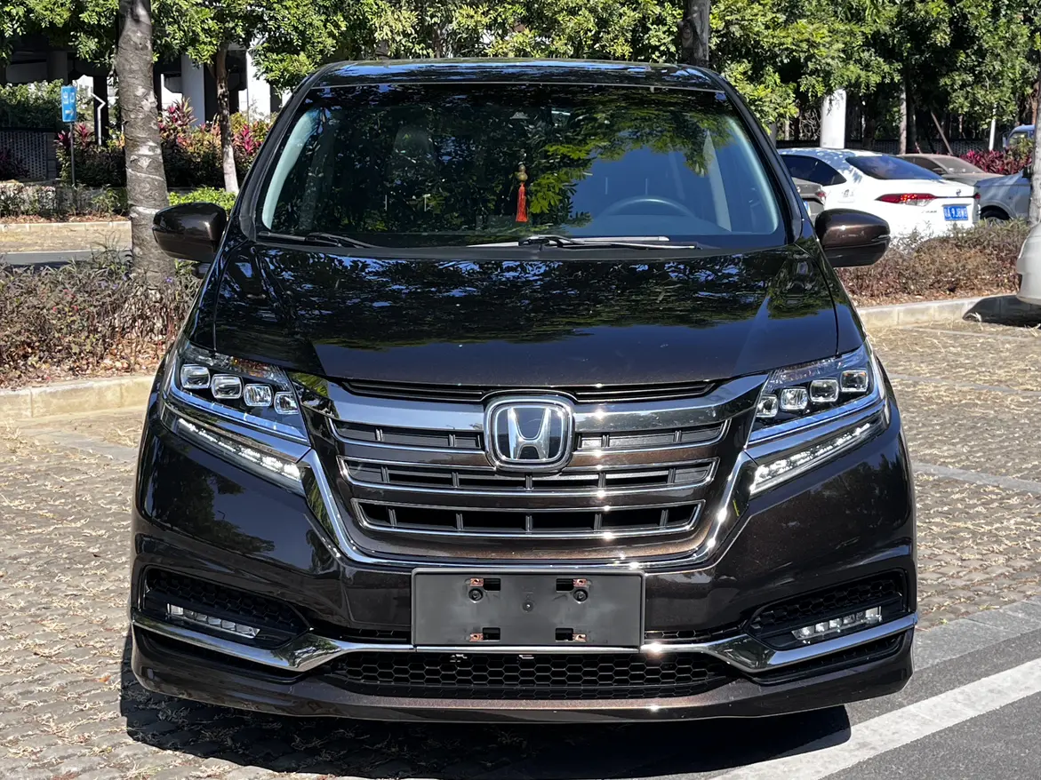 Honda Elysion (Alison)  из Китая