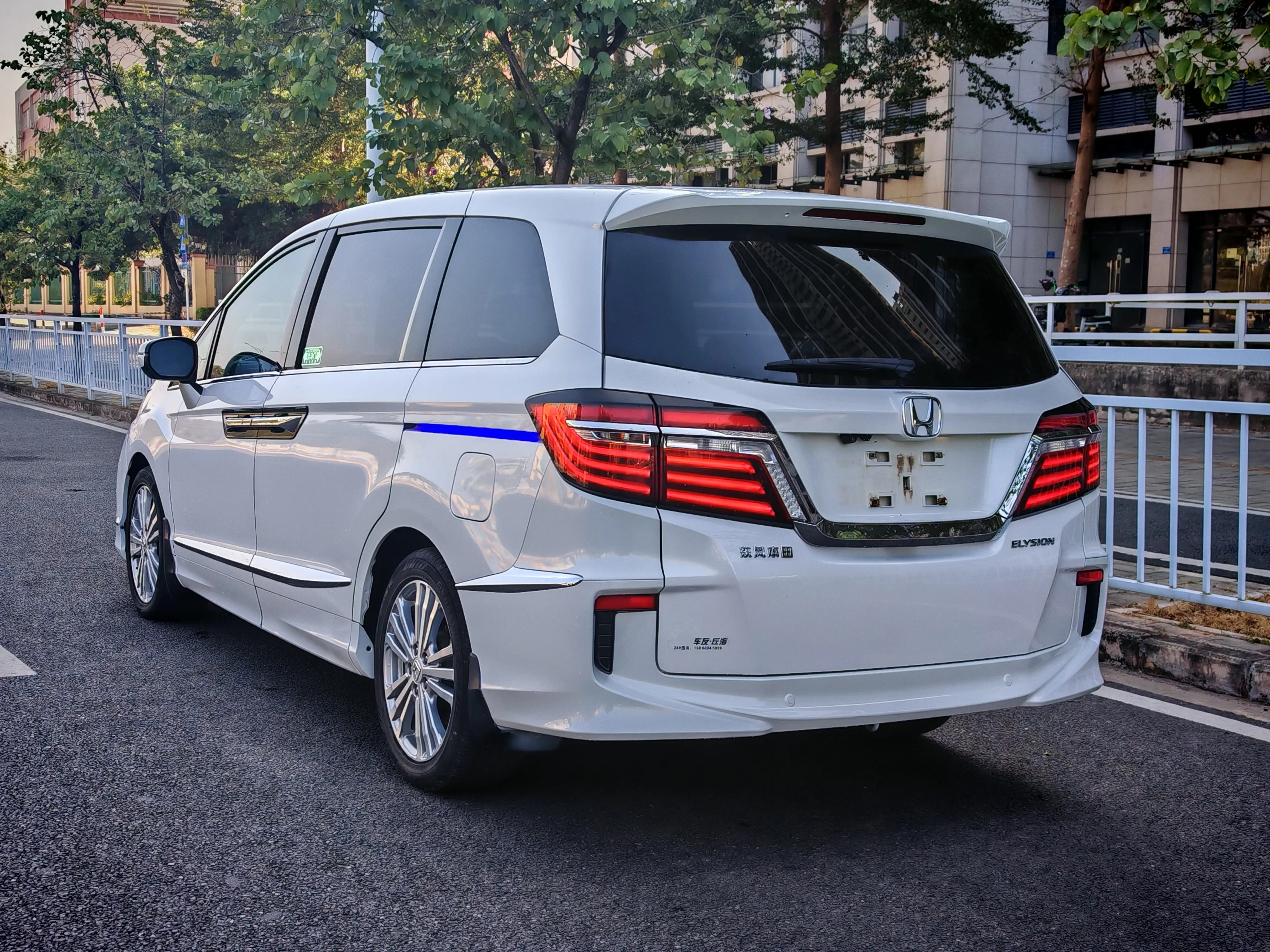 Honda Elysion (Alison)  из Китая