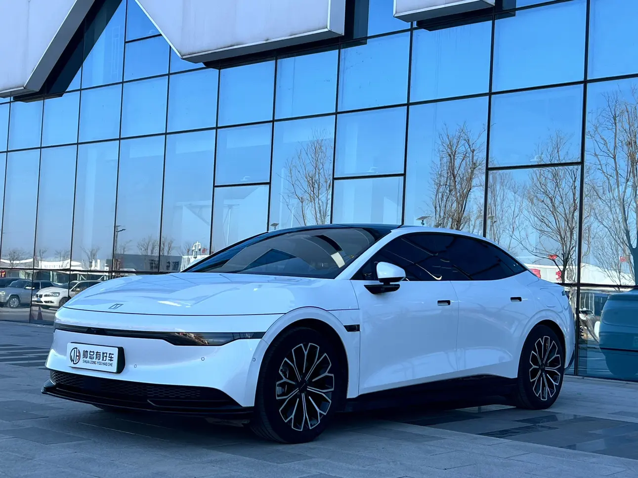 ZEEKR 007  из Китая