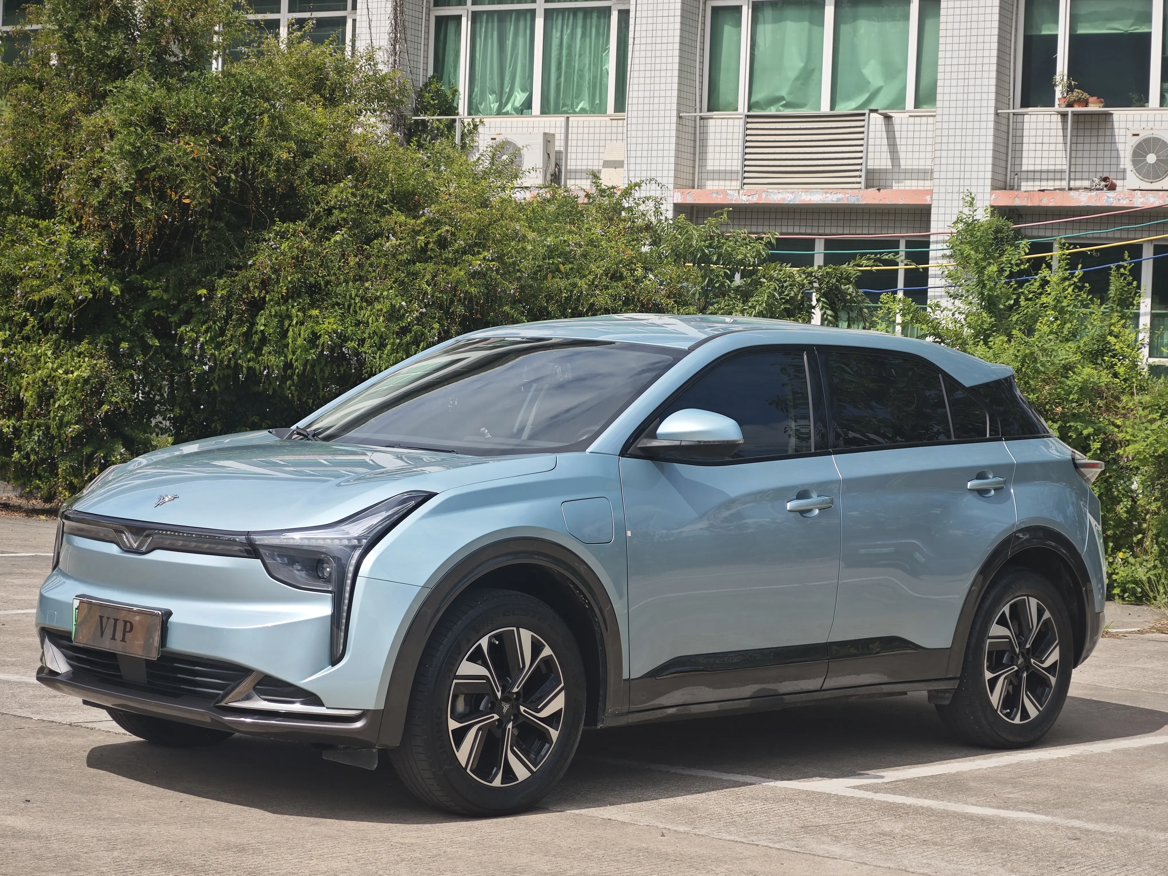 NETA NezhaU  из Китая