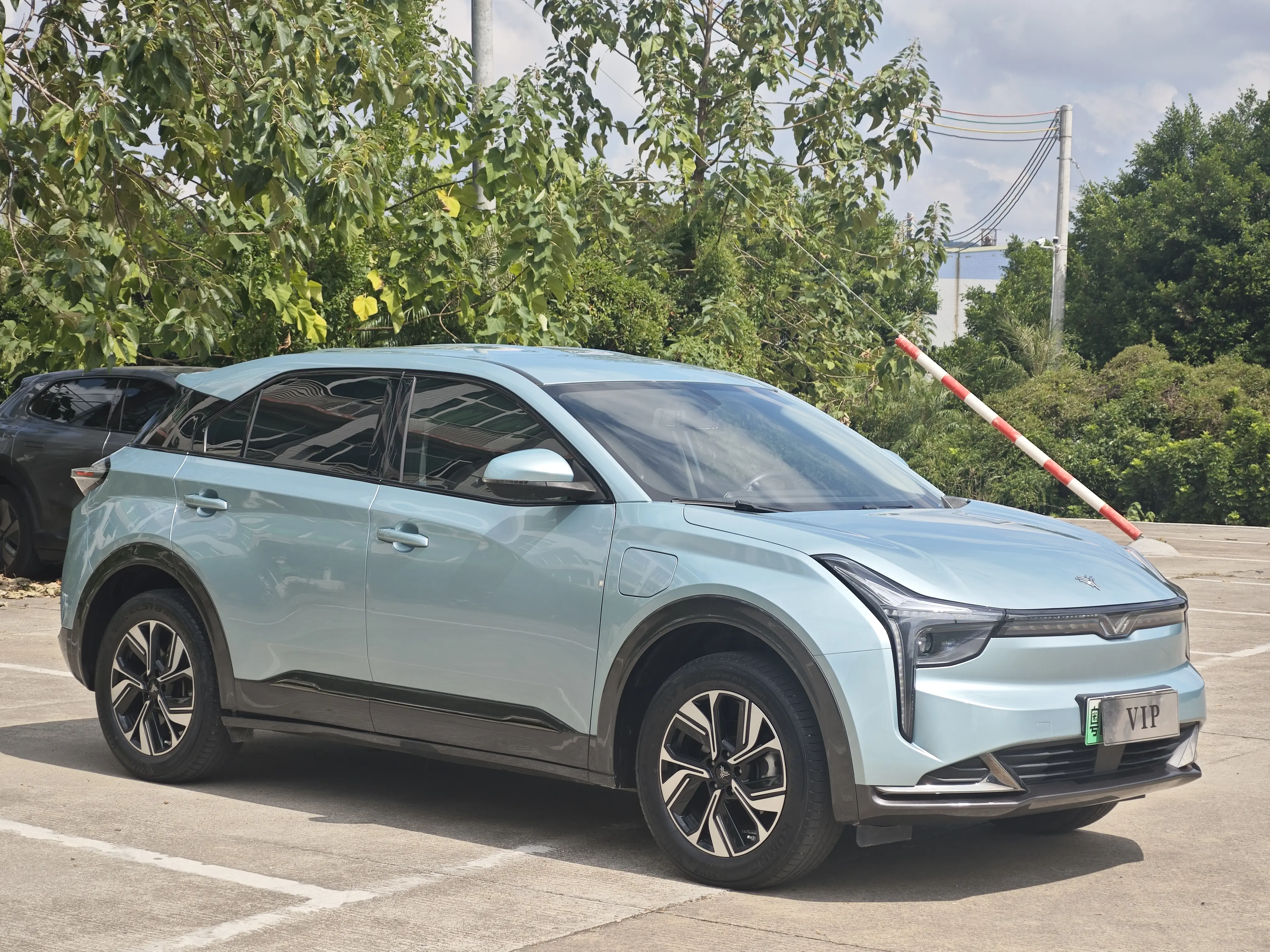 NETA NezhaU  из Китая