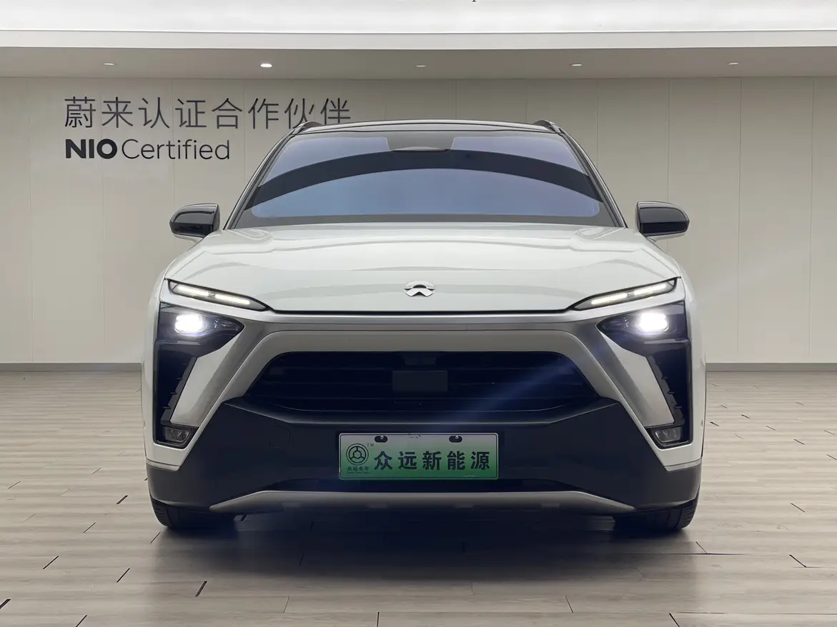 NIO ES8  из Китая