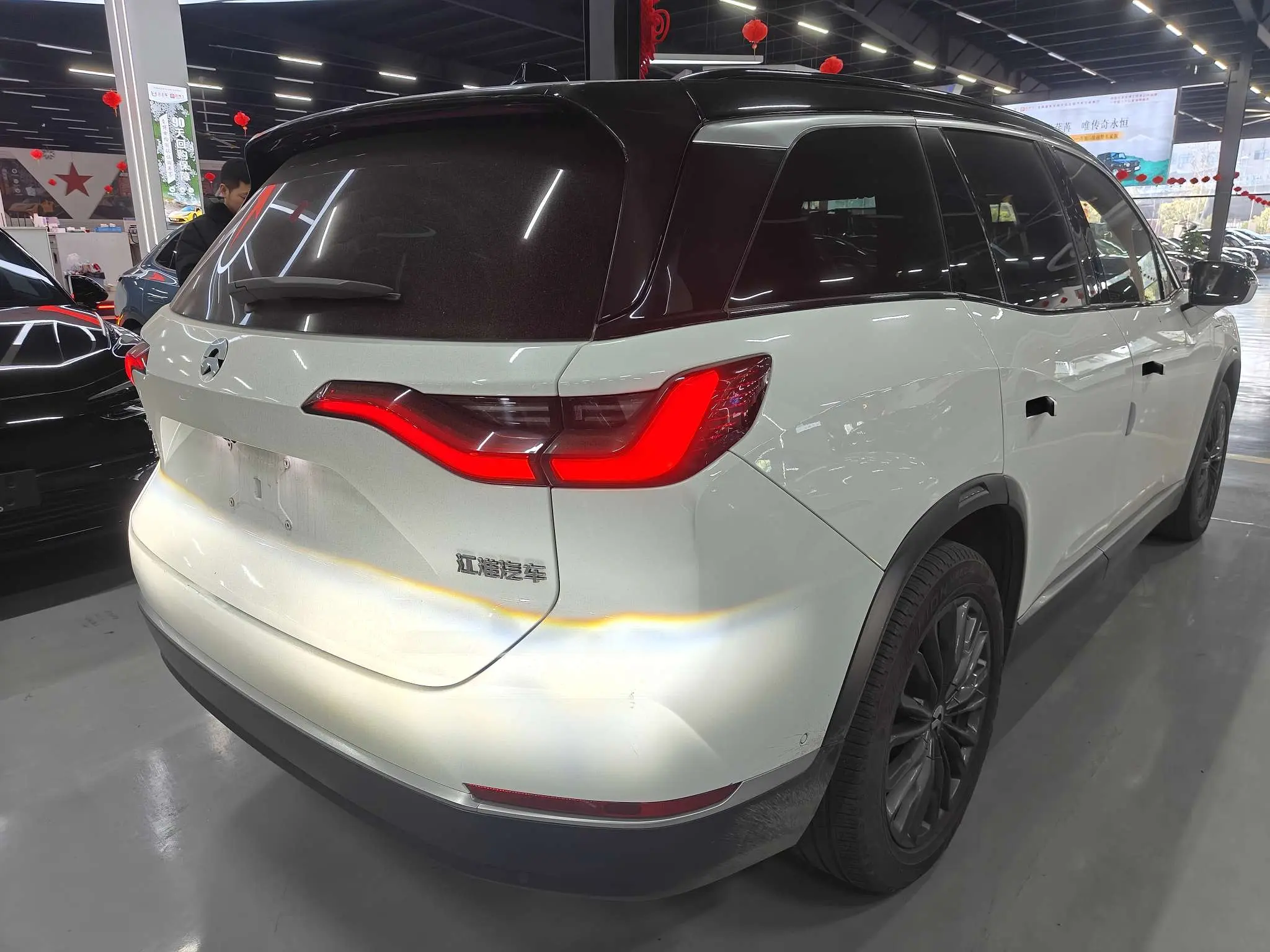 NIO ES8  из Китая