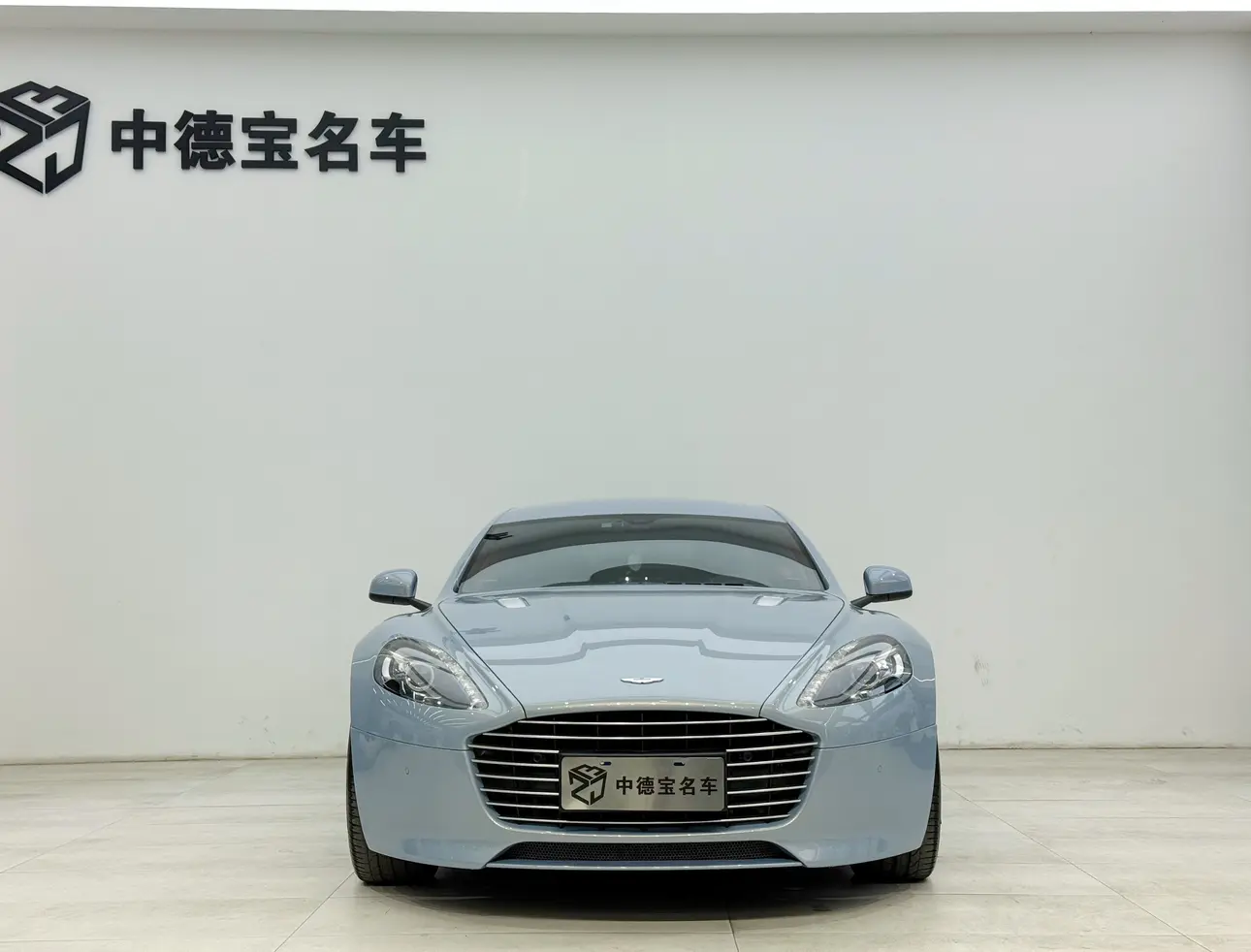 Aston Martin Rapide  из Китая