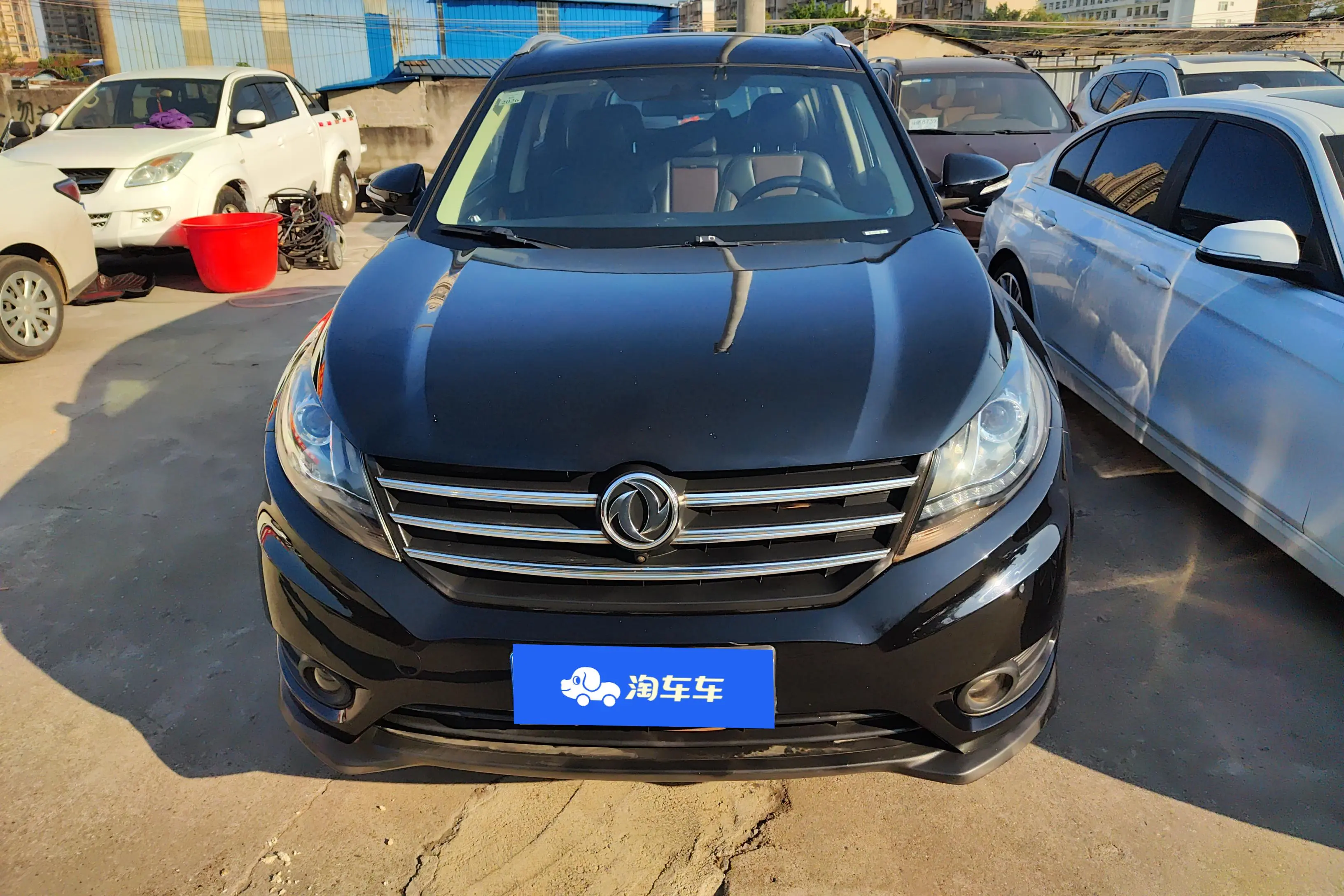 Dongfeng Fengon 580  из Китая