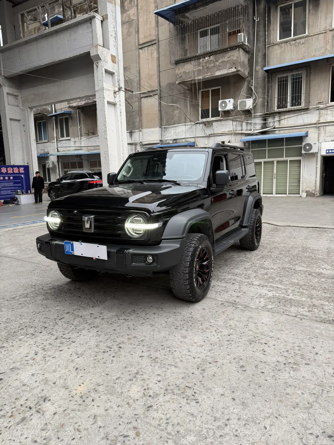 Tank 300  из Китая