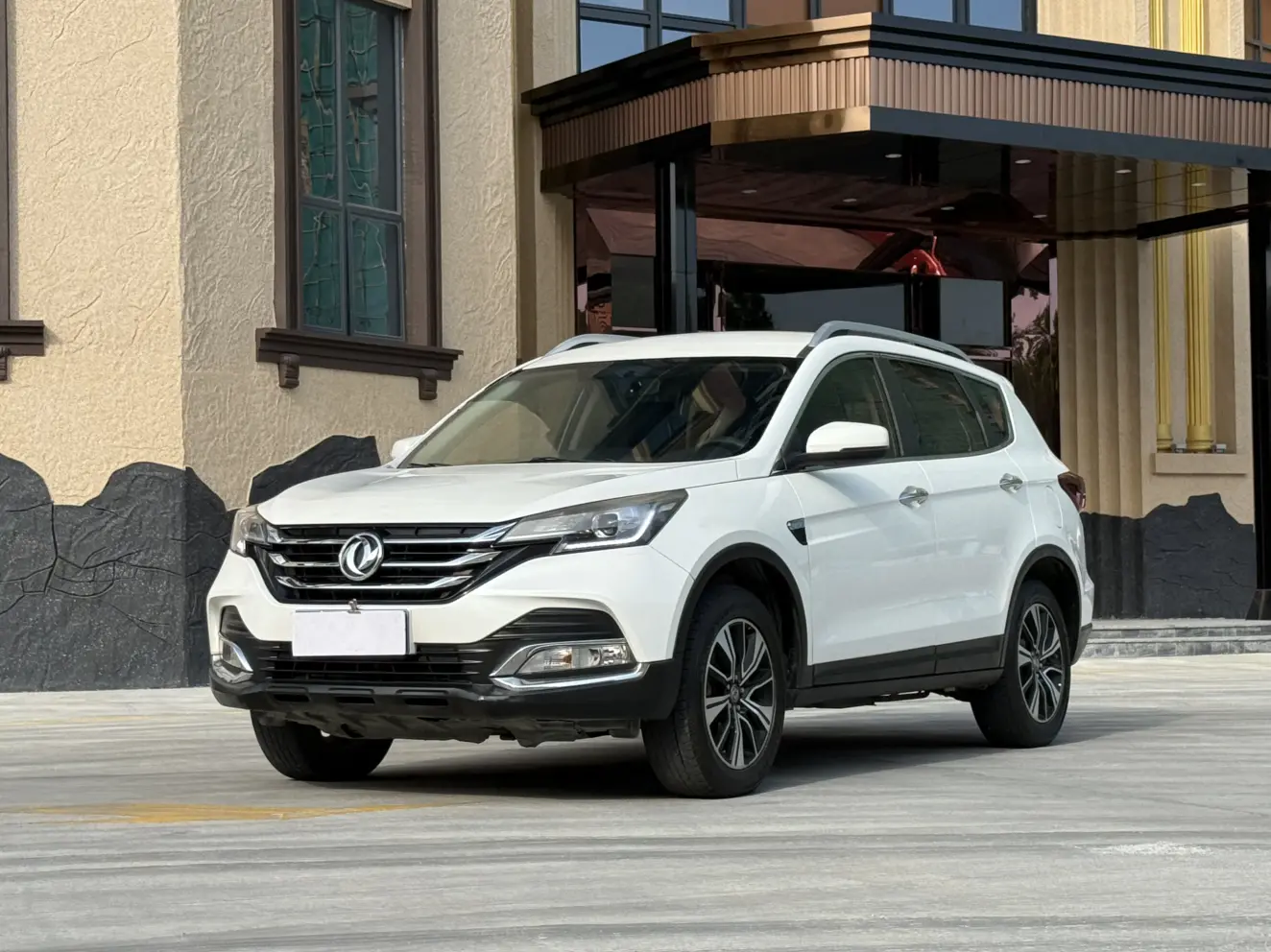 Dongfeng Fengshen AX7  из Китая