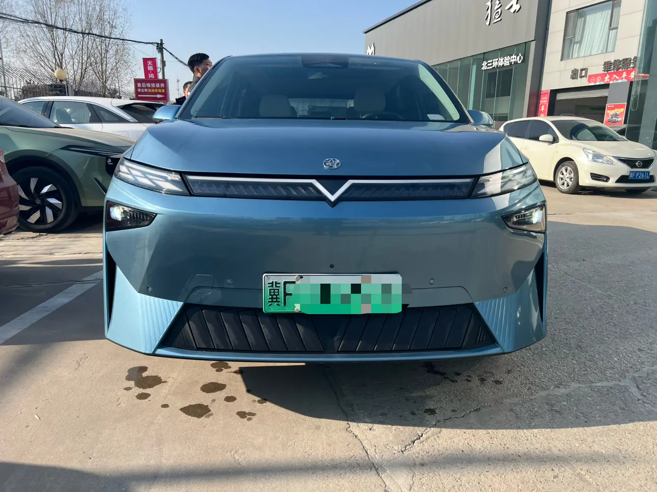 Kai Chen Venucia VX6  из Китая